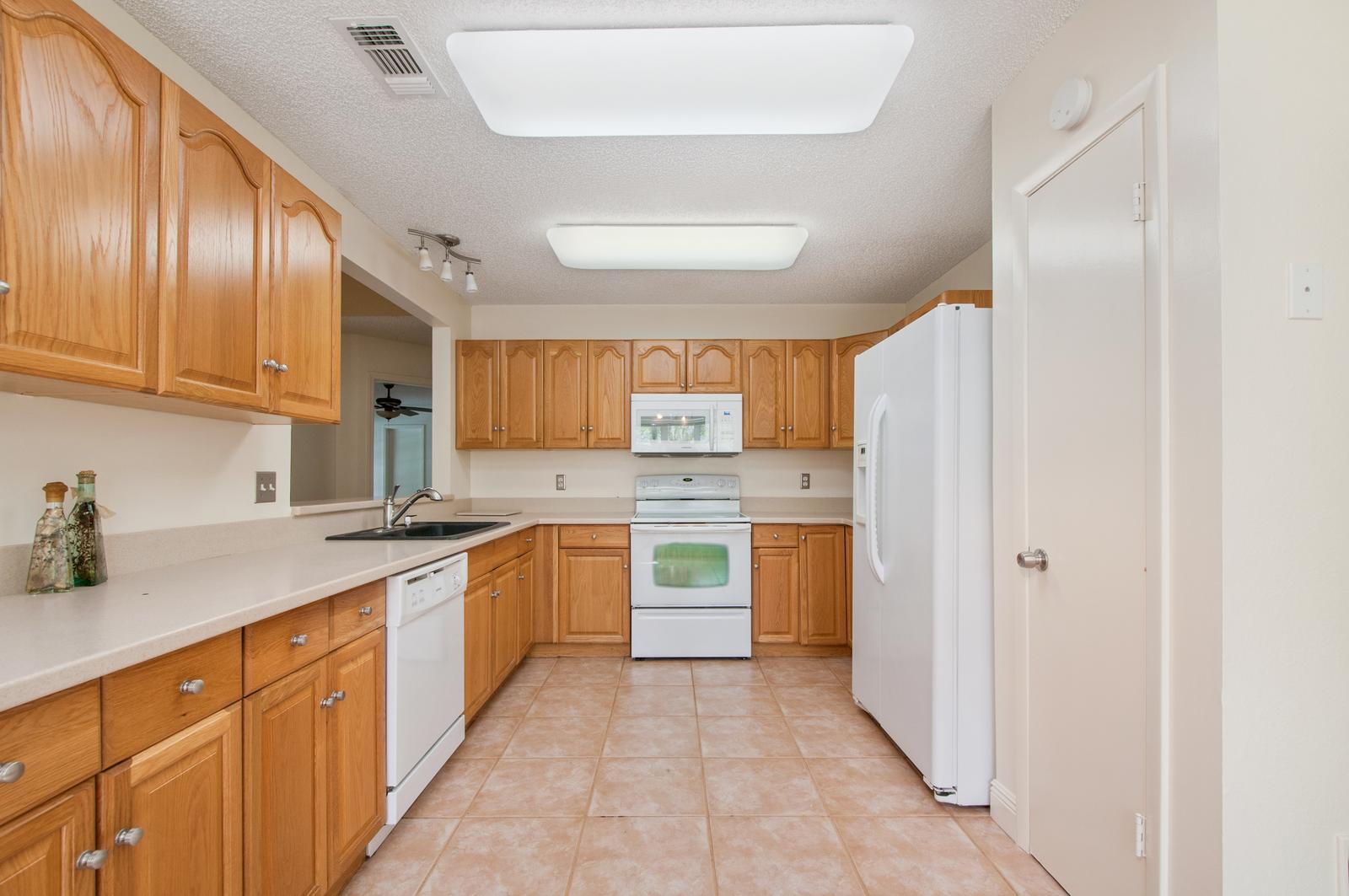 1010-faircloth-ct-oviedo-fl-32765-07 1010-faircloth-ct-oviedo-fl-32765-07