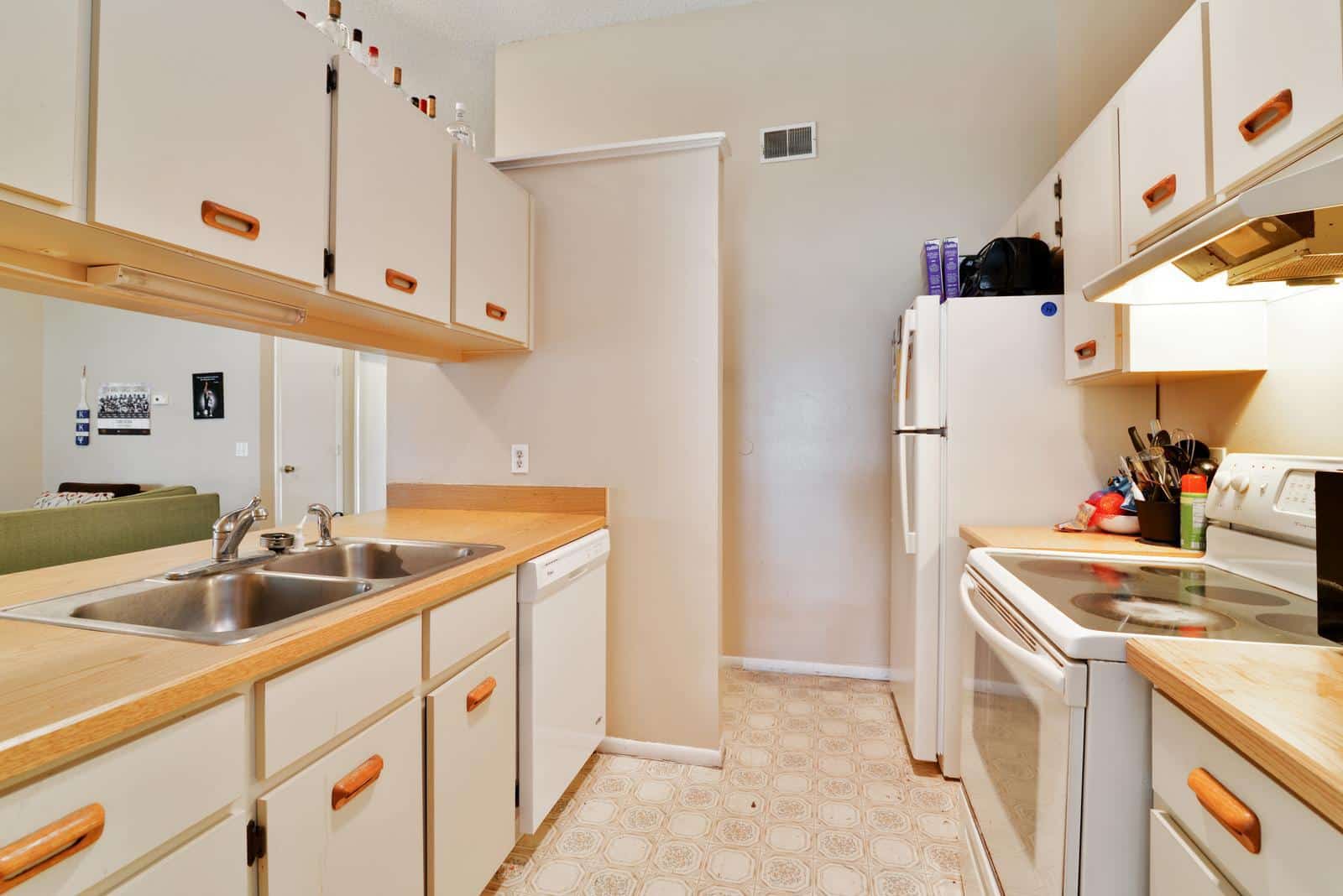 1025-gwyn-cir-oviedo-fl-32765-05 1025-gwyn-cir-oviedo-fl-32765-05