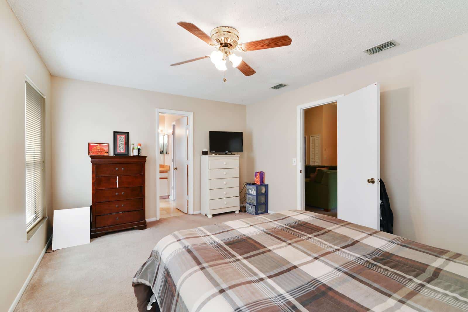 1025-gwyn-cir-oviedo-fl-32765-12 1025-gwyn-cir-oviedo-fl-32765-12