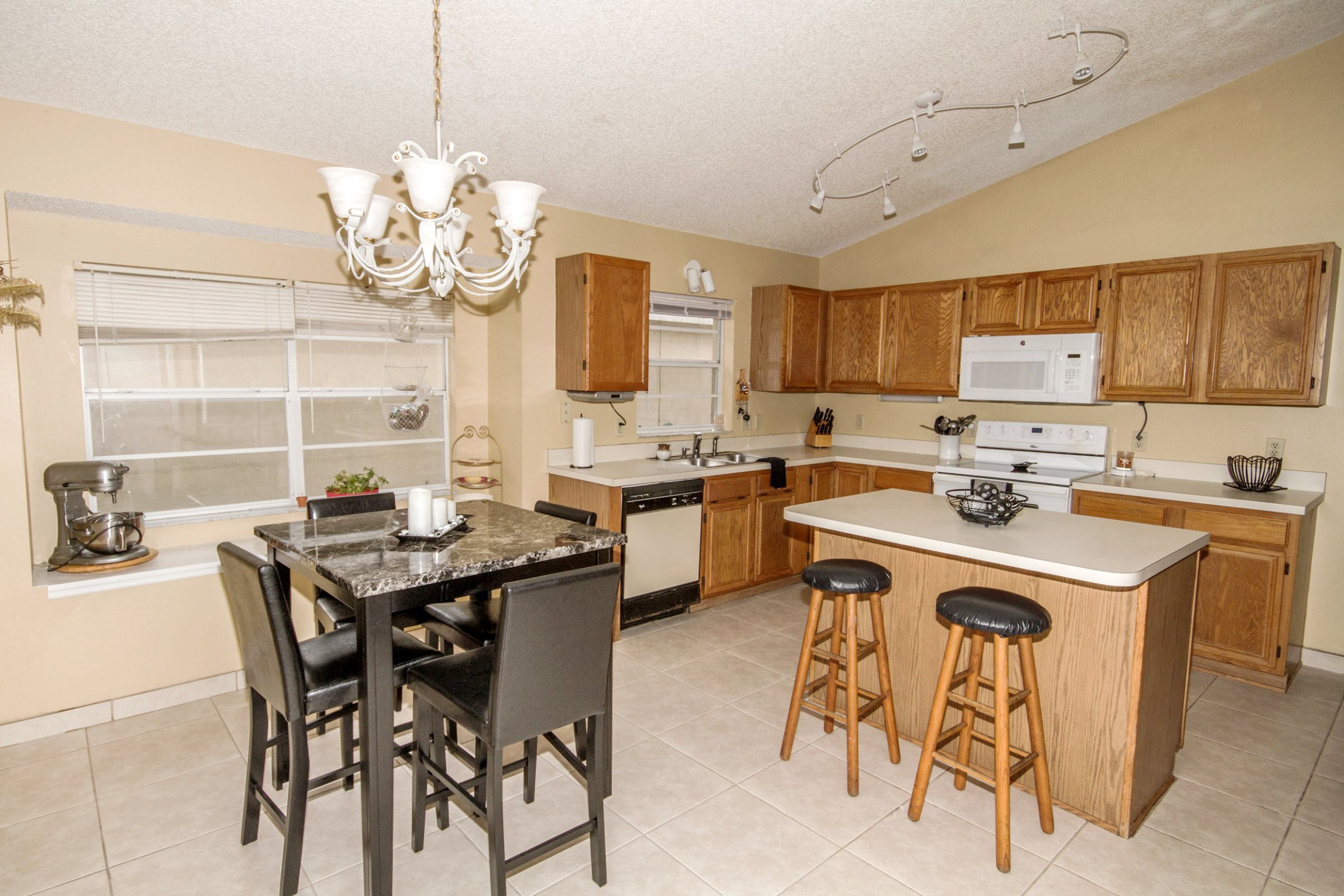 1056-kelly-creek-cir-oviedo-fl-32765-11 1056-kelly-creek-cir-oviedo-fl-32765-11