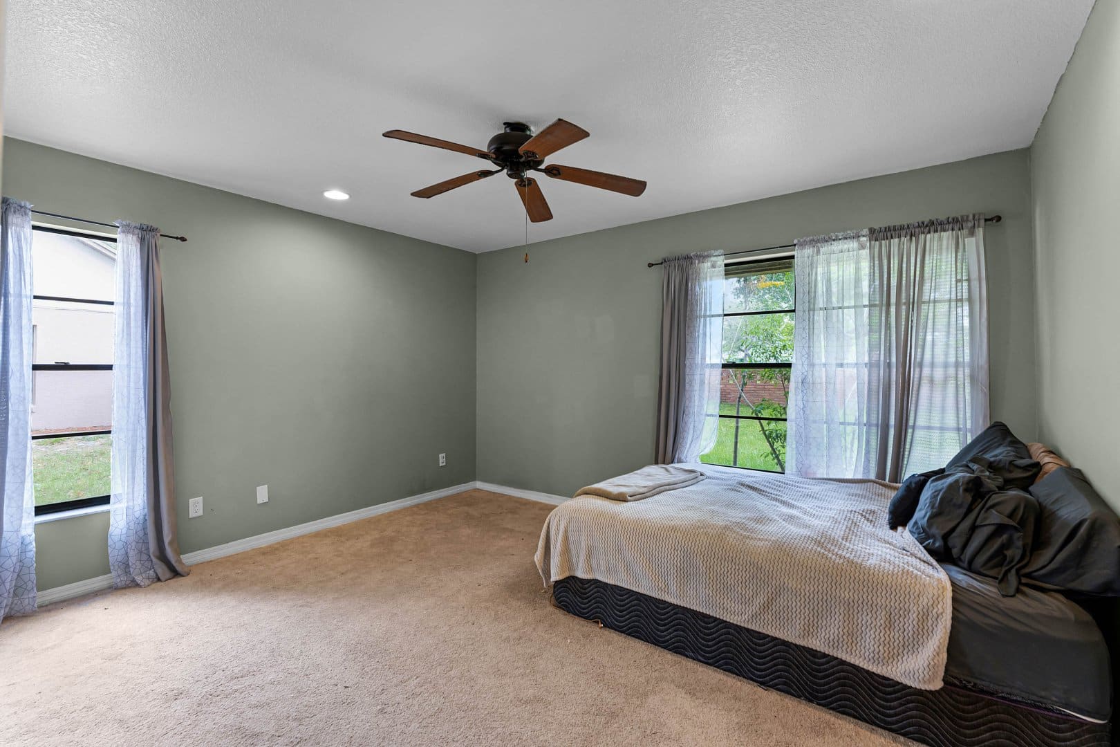 1120 Shaffer Trl, Oviedo, FL 32765 1120 Shaffer Trl, Oviedo, FL 32765
