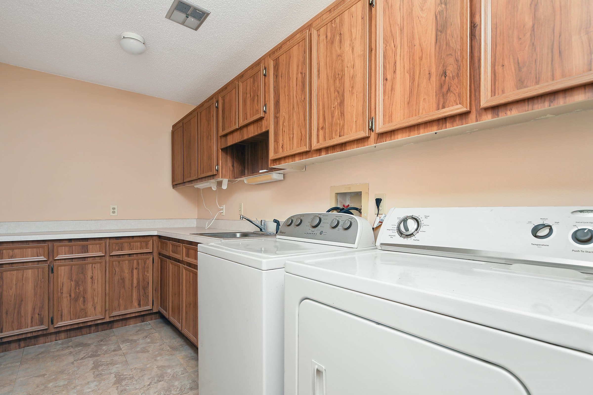 1204-gallant-fox-way-chuluota-fl-32766-16 1204-gallant-fox-way-chuluota-fl-32766-16