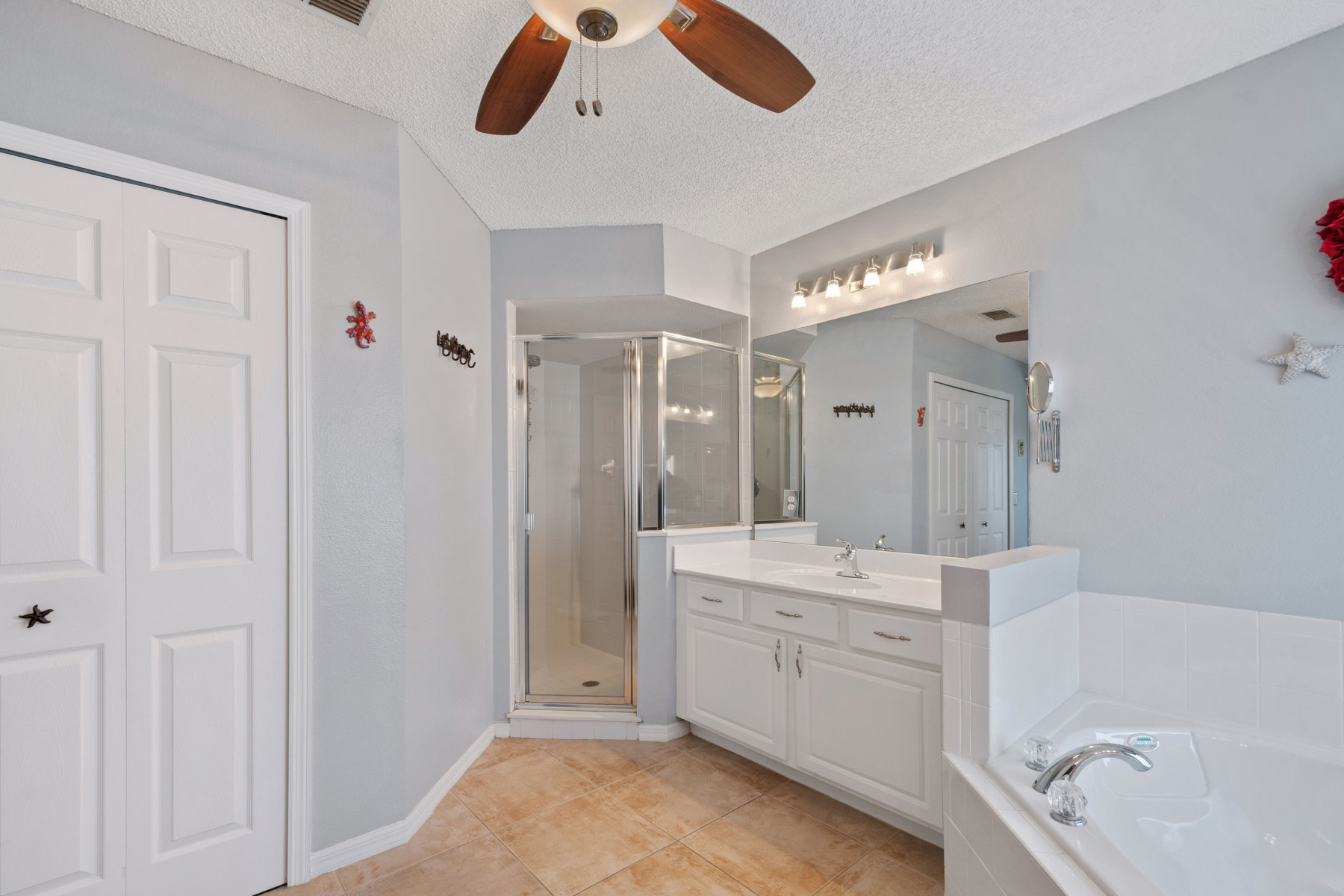 13738 Bluewater Cir, Orlando, FL 32828 13738 Bluewater Cir, Orlando, FL 32828
