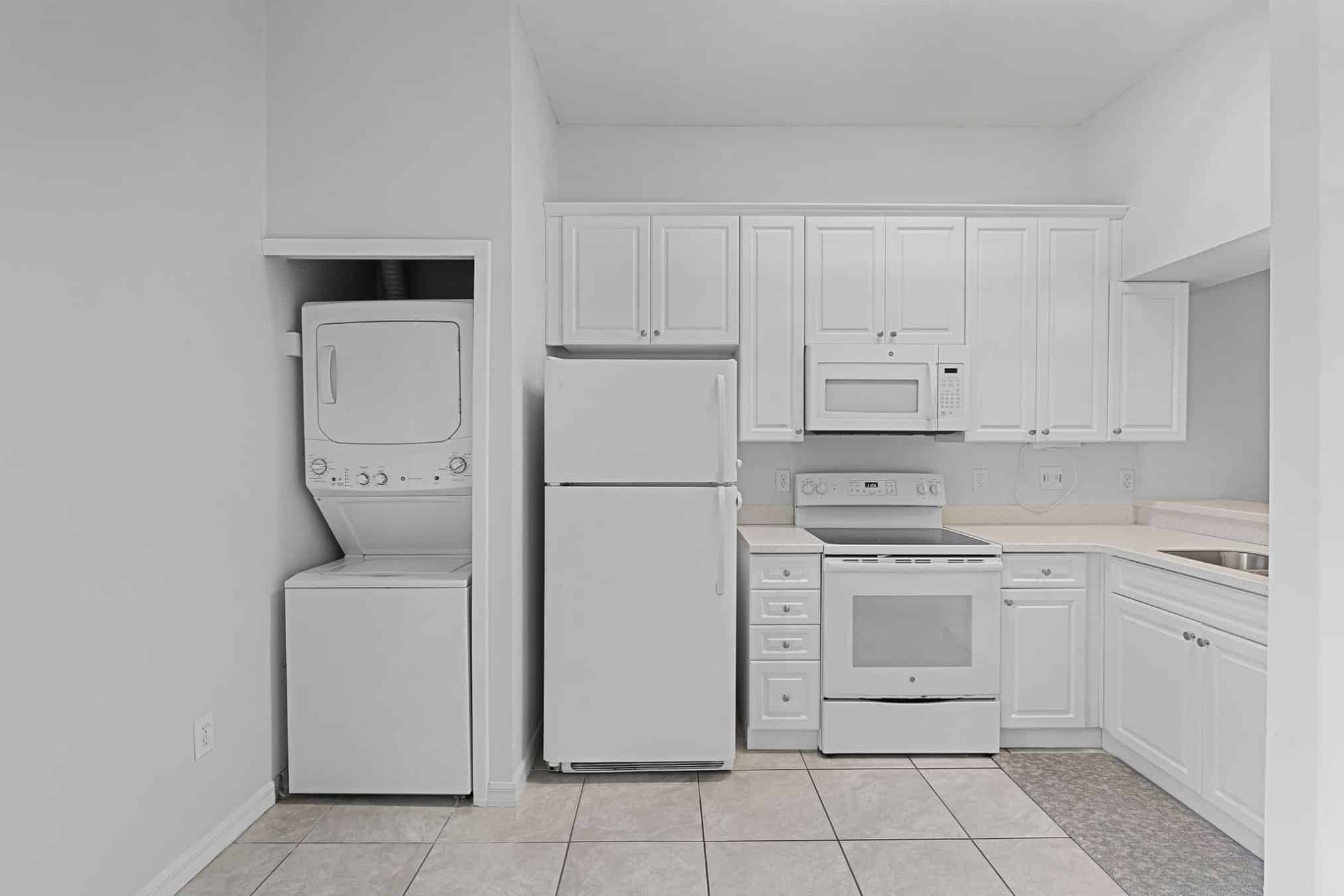 160 Reserve Cir #100, Oviedo, FL 32765 160 Reserve Cir #100, Oviedo, FL 32765