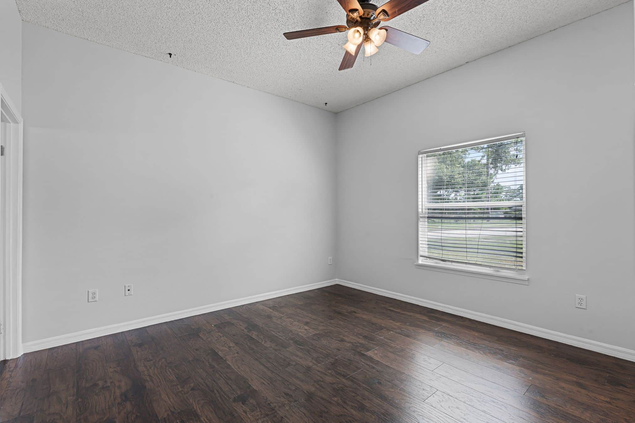 160 Reserve Cir #100, Oviedo, FL 32765 160 Reserve Cir #100, Oviedo, FL 32765