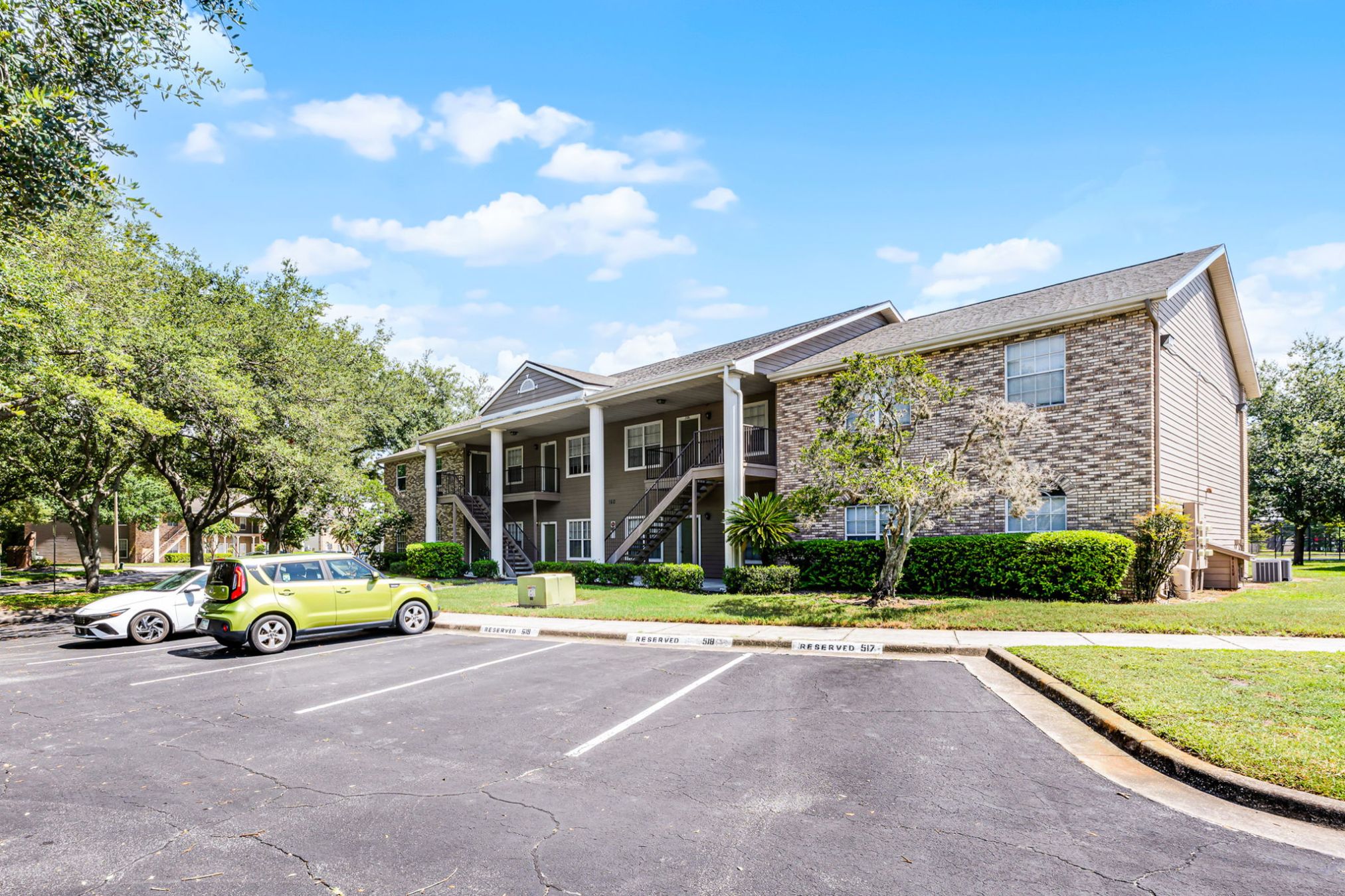 160 Reserve Cir #100, Oviedo, FL 32765 160 Reserve Cir #100, Oviedo, FL 32765