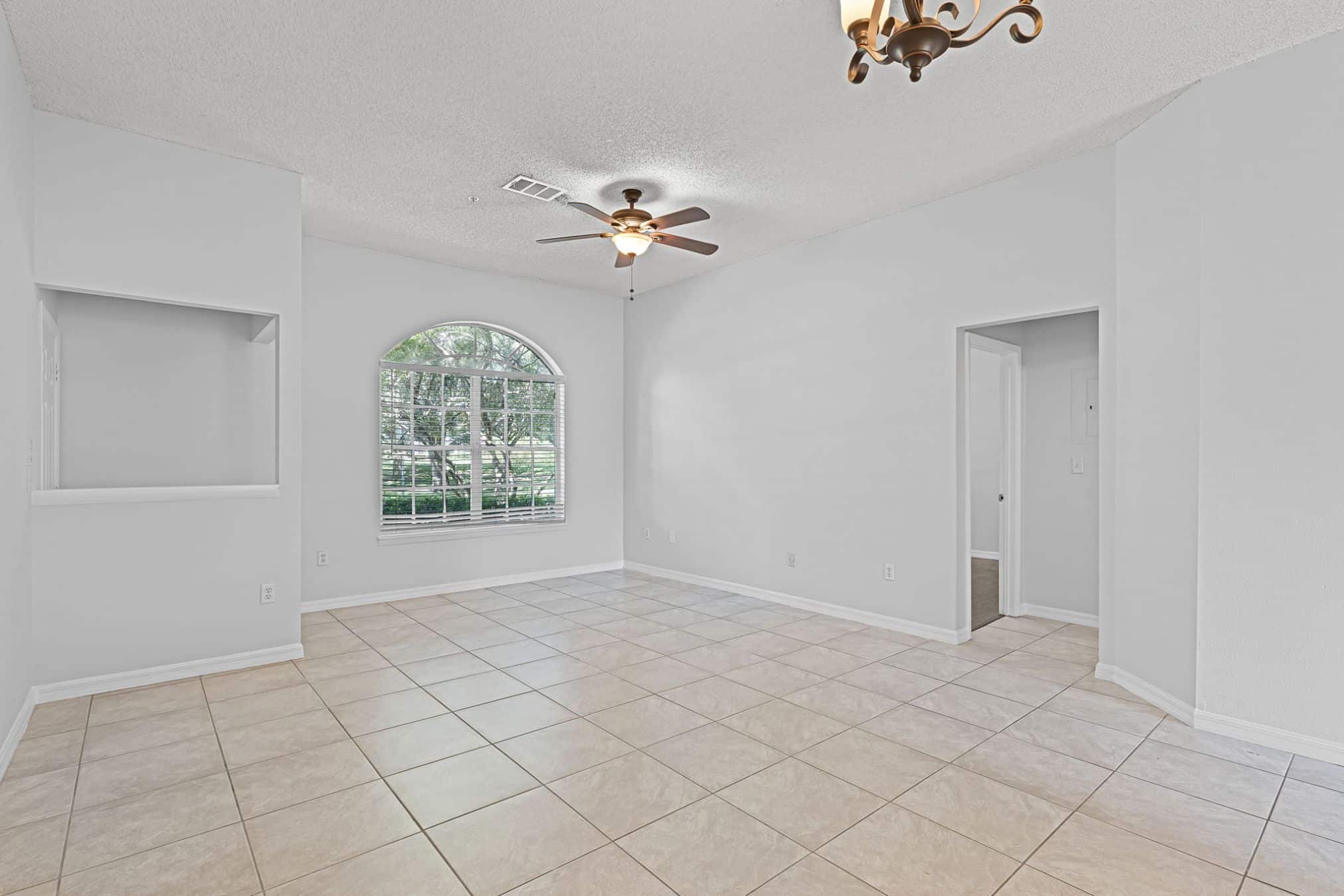 160 Reserve Cir #100, Oviedo, FL 32765 160 Reserve Cir #100, Oviedo, FL 32765