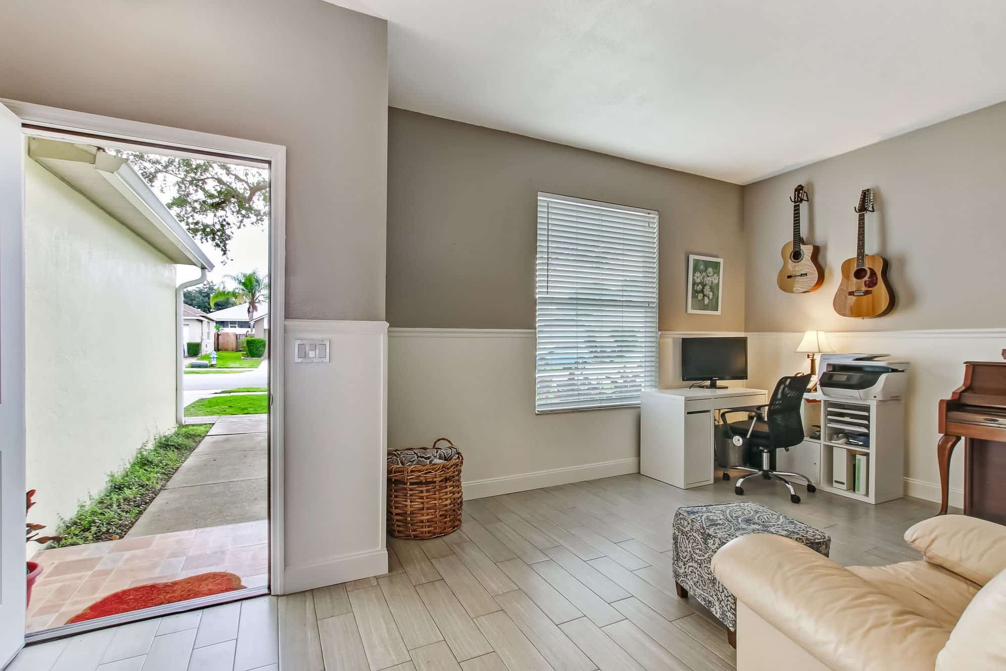 2041 Swift Rd, Oviedo, FL 32766 2041 Swift Rd, Oviedo, FL 32766
