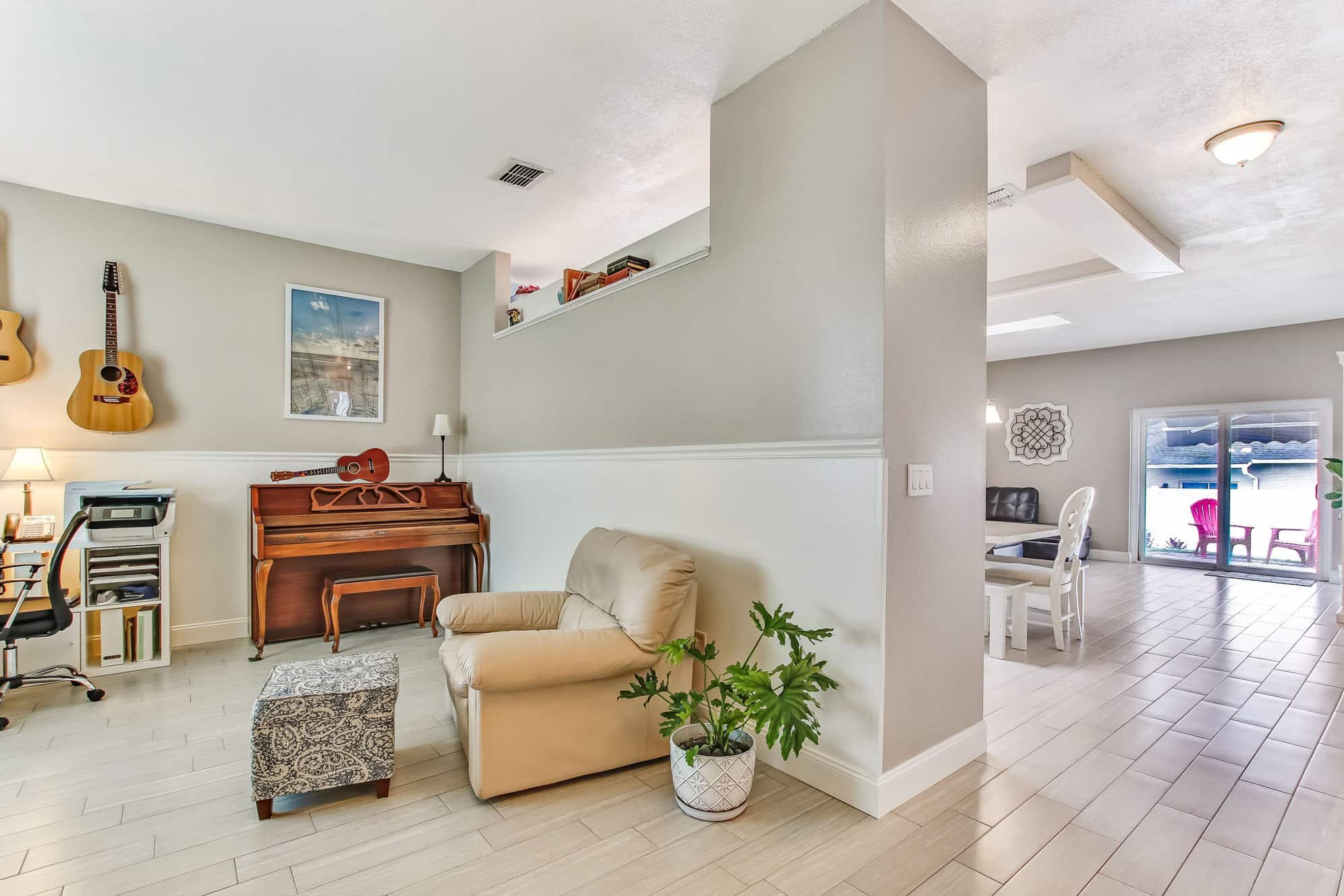 2041 Swift Rd, Oviedo, FL 32766 2041 Swift Rd, Oviedo, FL 32766