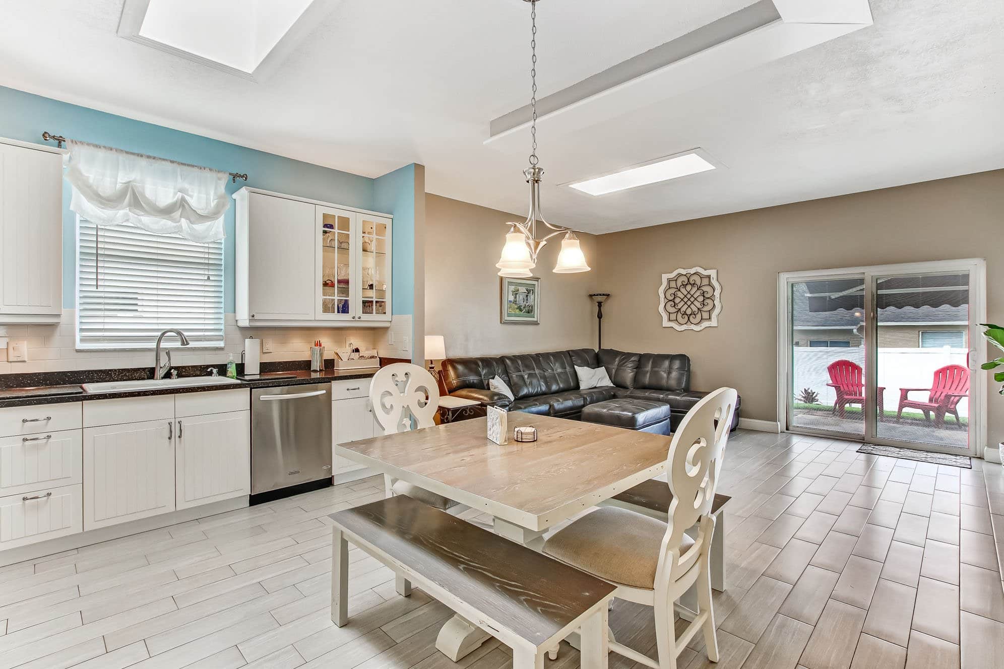 2041 Swift Rd, Oviedo, FL 32766 2041 Swift Rd, Oviedo, FL 32766