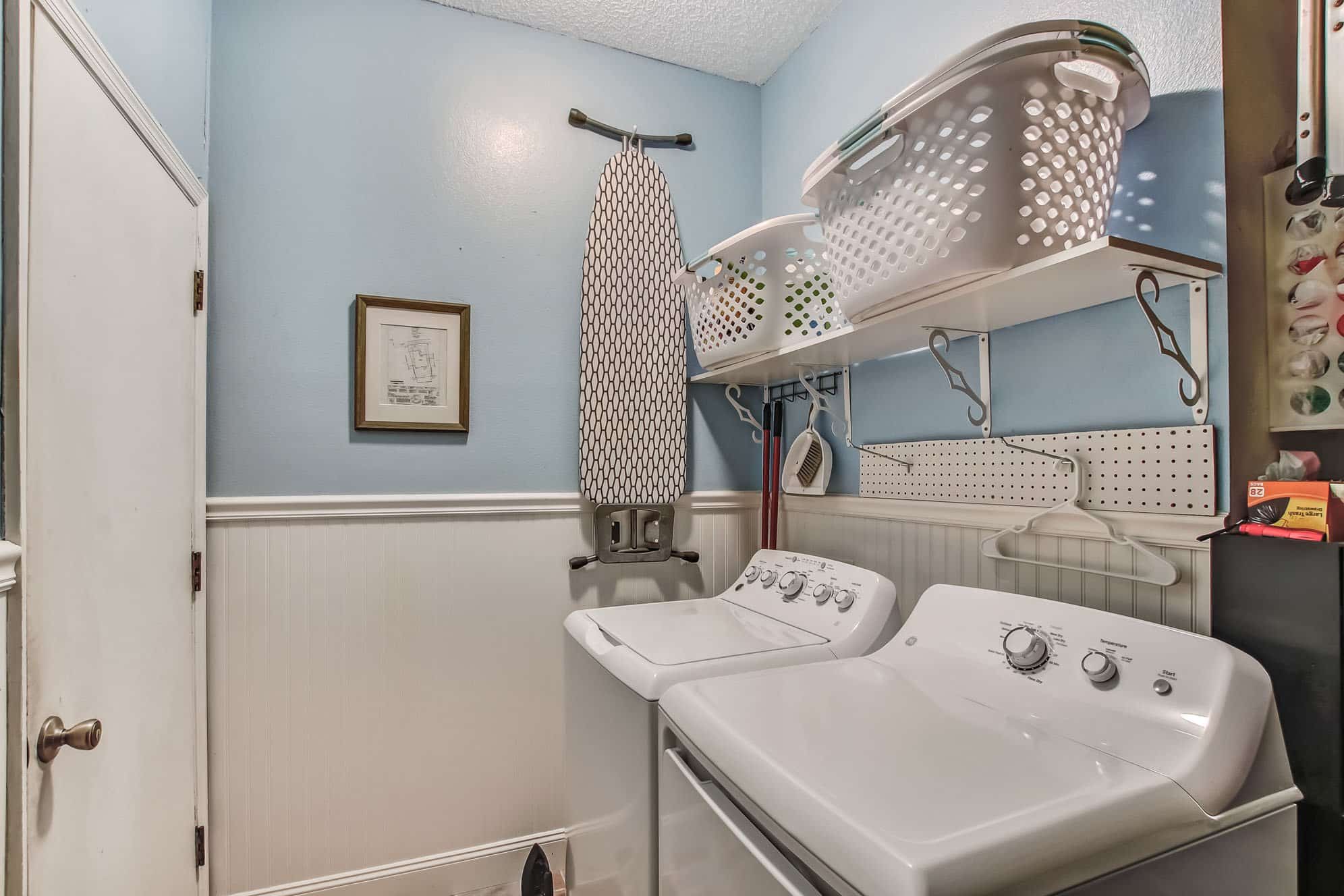 2041 Swift Rd, Oviedo, FL 32766 2041 Swift Rd, Oviedo, FL 32766