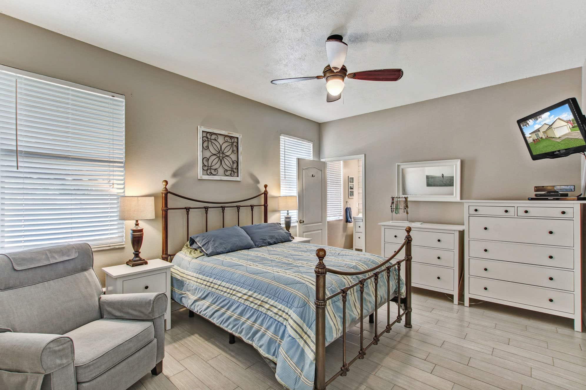 2041 Swift Rd, Oviedo, FL 32766 2041 Swift Rd, Oviedo, FL 32766