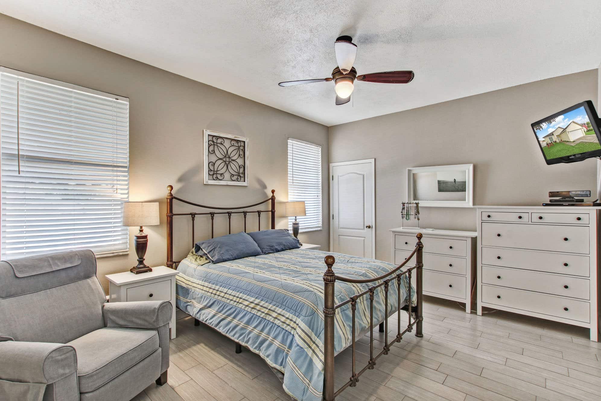 2041 Swift Rd, Oviedo, FL 32766 2041 Swift Rd, Oviedo, FL 32766