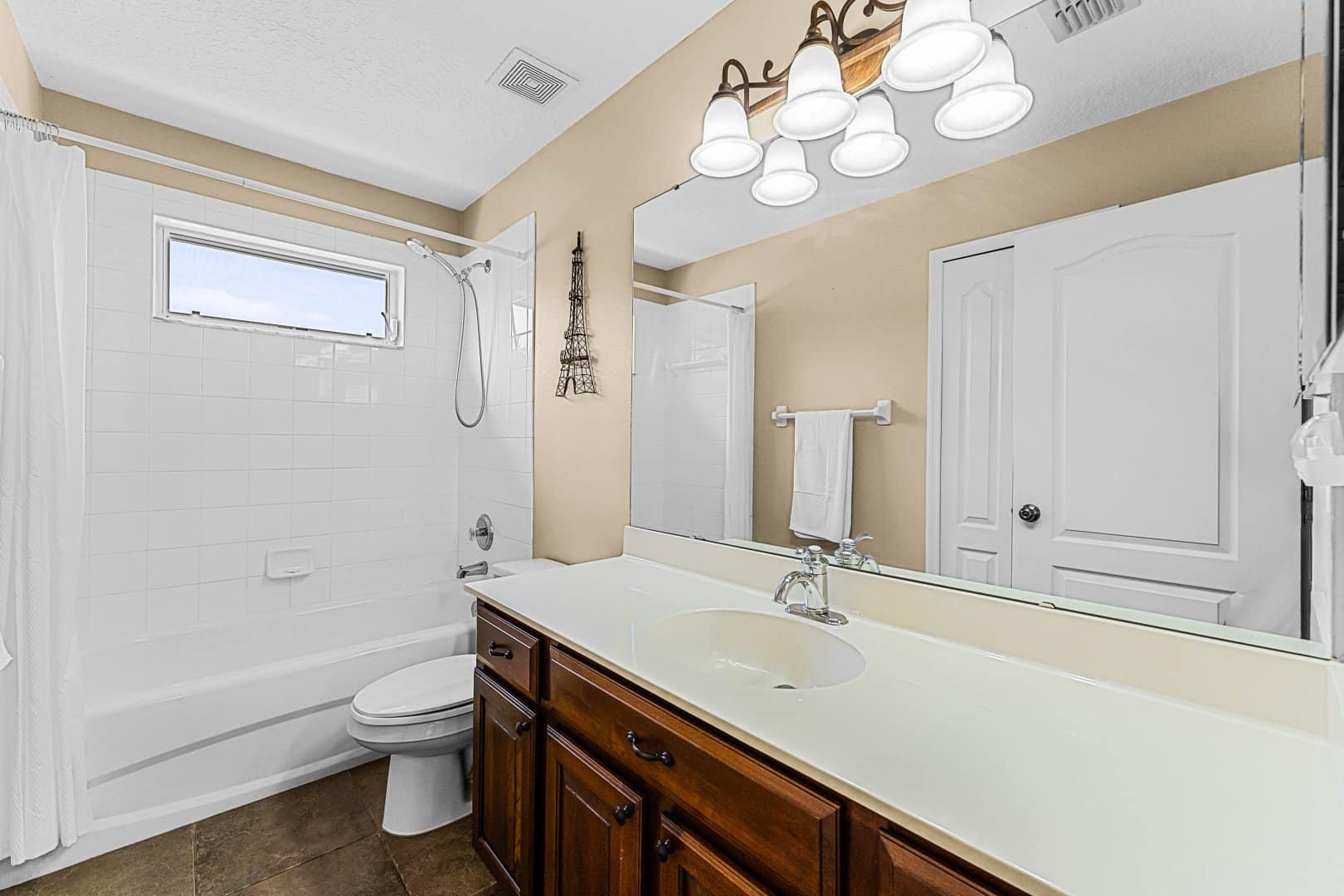 2075 Emerald Green Cir, Oviedo, FL 32765 2075 Emerald Green Cir, Oviedo, FL 32765