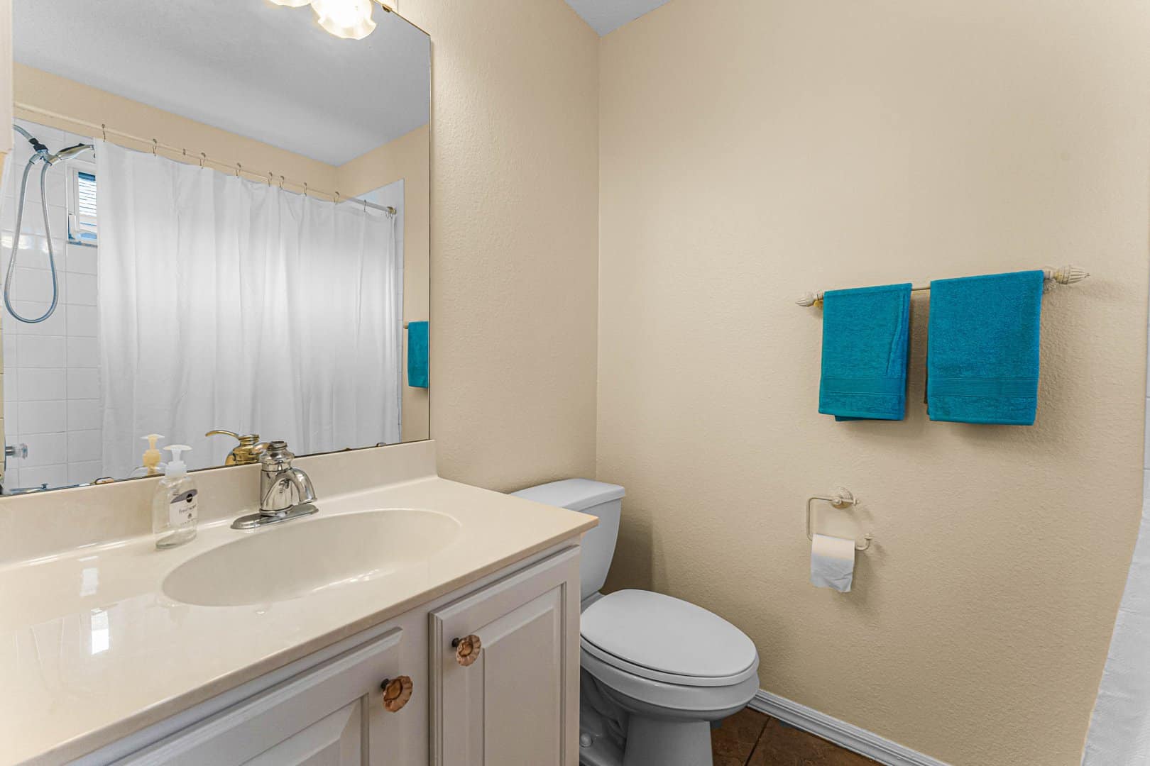 2075 Emerald Green Cir, Oviedo, FL 32765 2075 Emerald Green Cir, Oviedo, FL 32765