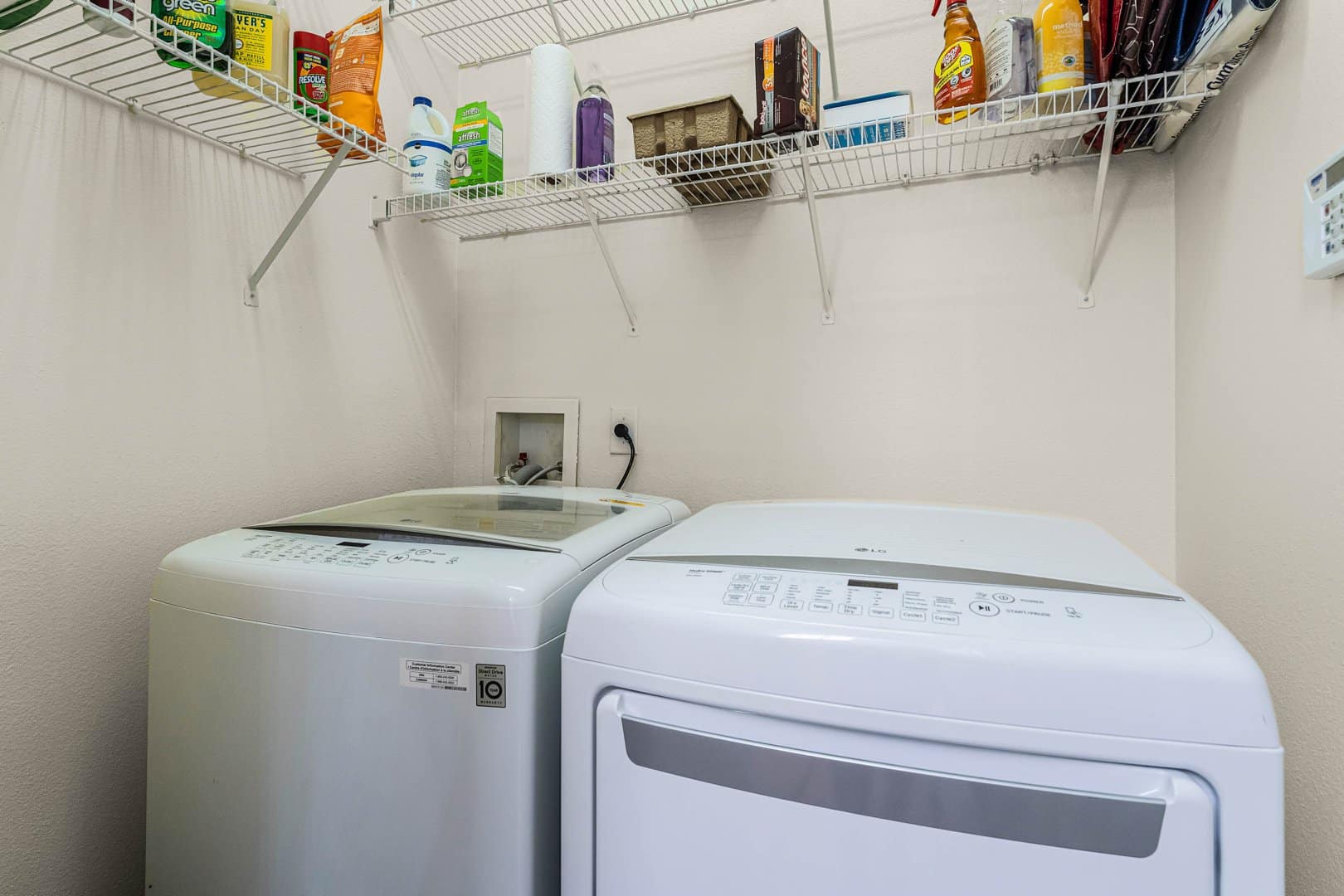 2075 Emerald Green Cir, Oviedo, FL 32765 2075 Emerald Green Cir, Oviedo, FL 32765