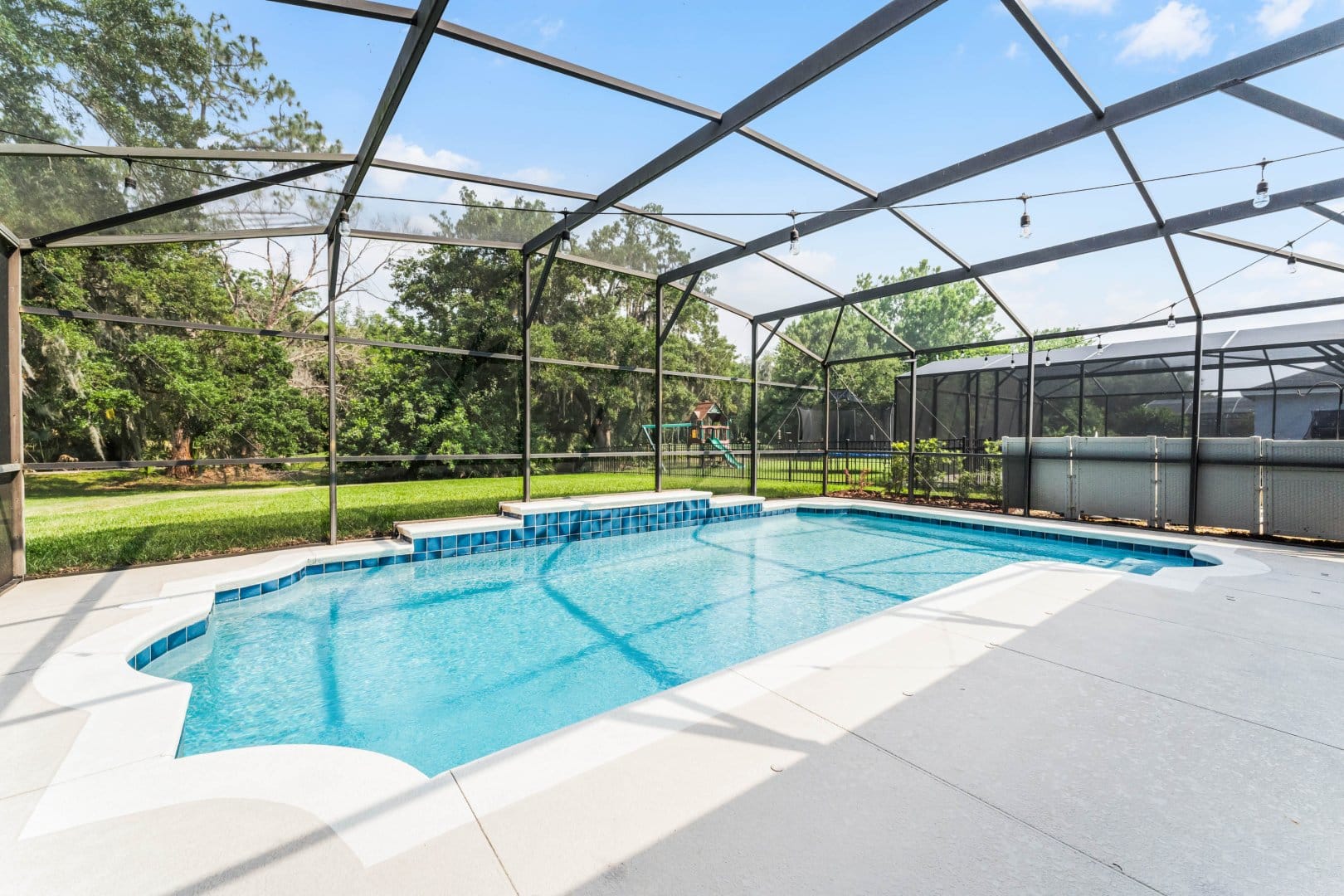 2075 Emerald Green Cir, Oviedo, FL 32765 2075 Emerald Green Cir, Oviedo, FL 32765