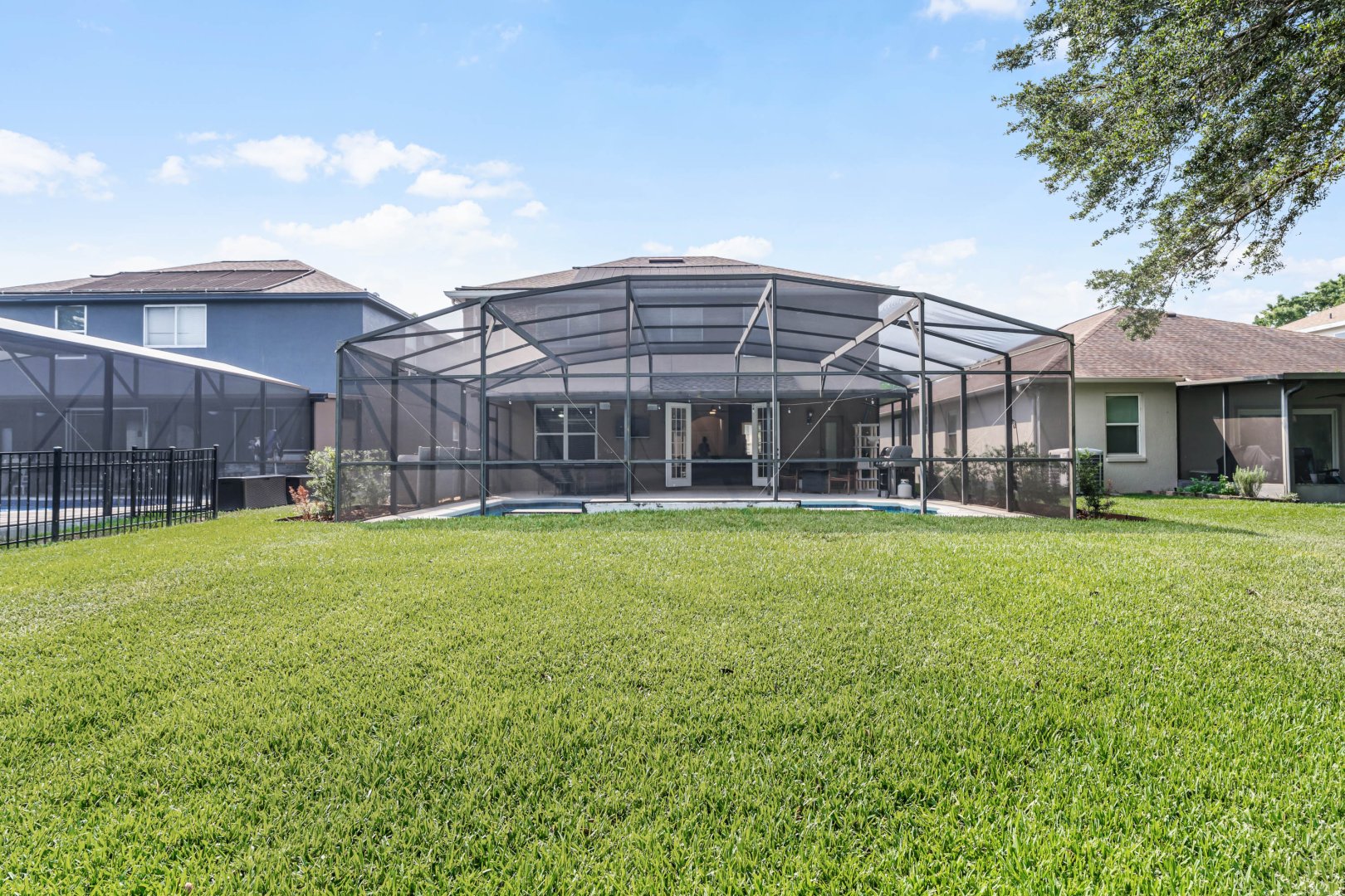 2075 Emerald Green Cir, Oviedo, FL 32765 2075 Emerald Green Cir, Oviedo, FL 32765