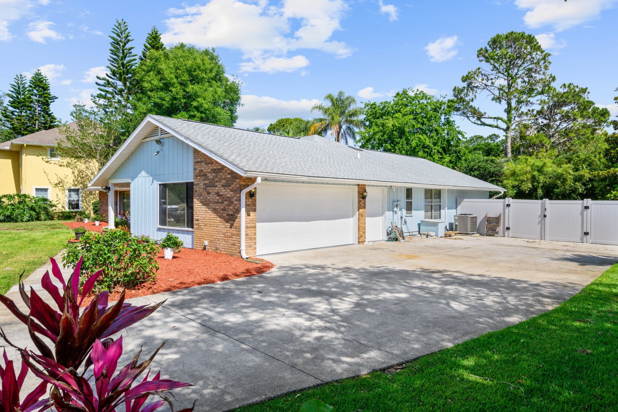 215 Live Oak Ln, New Smyrna Beach, FL 32168 215 Live Oak Ln, New Smyrna Beach, FL 32168