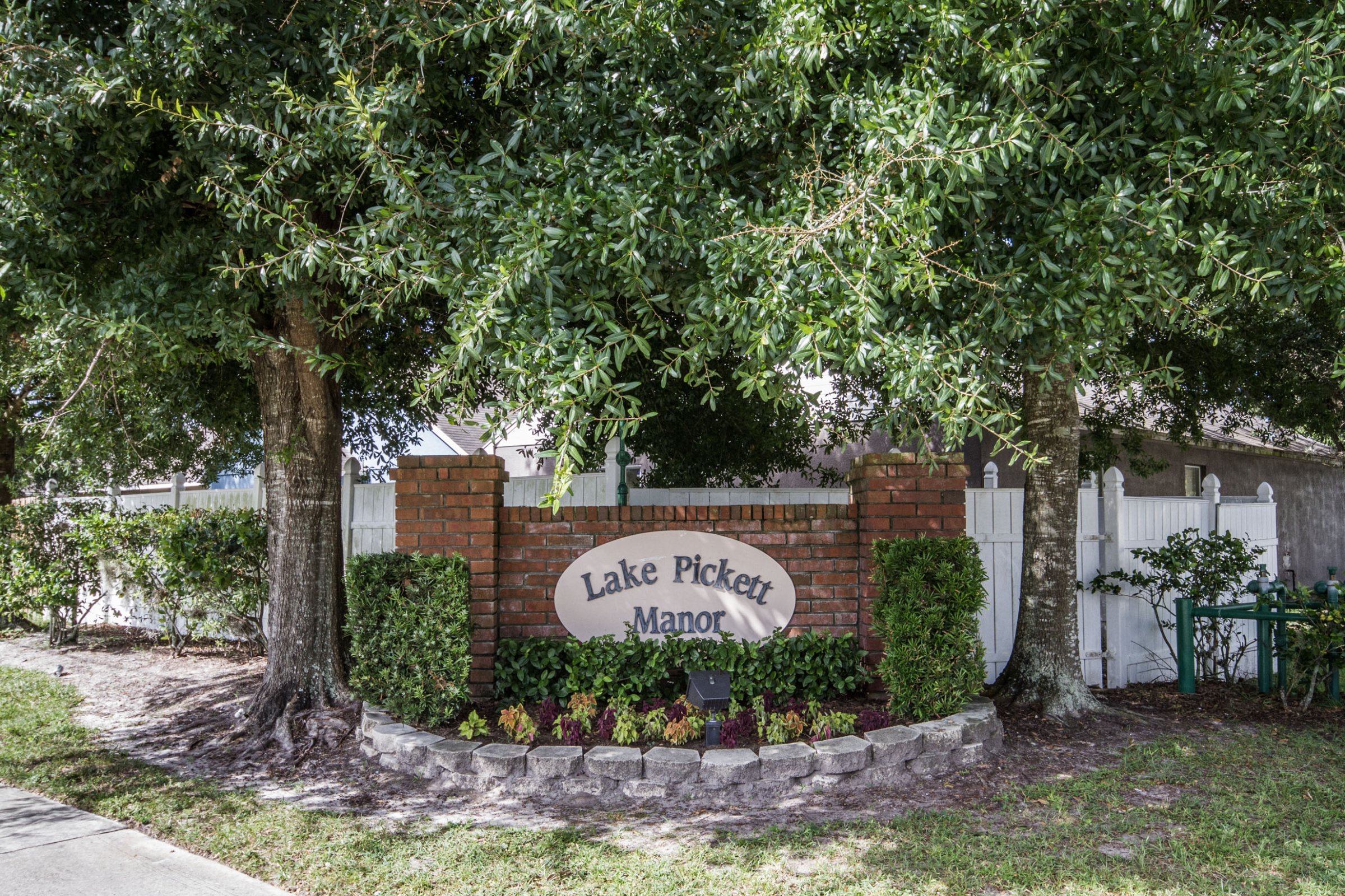 2200-orange-st-oviedo-fl-32765-21 2200-orange-st-oviedo-fl-32765-21