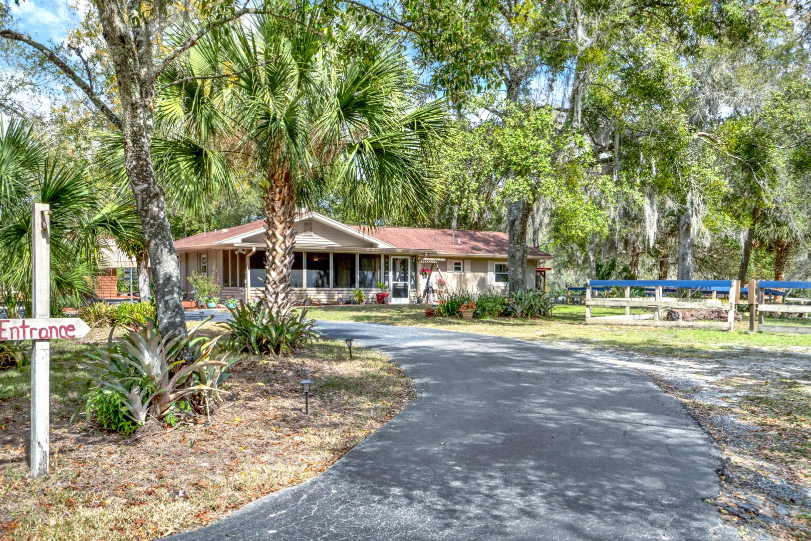 250 E Panama Rd, Winter Springs, FL 32708 250 E Panama Rd, Winter Springs, FL 32708