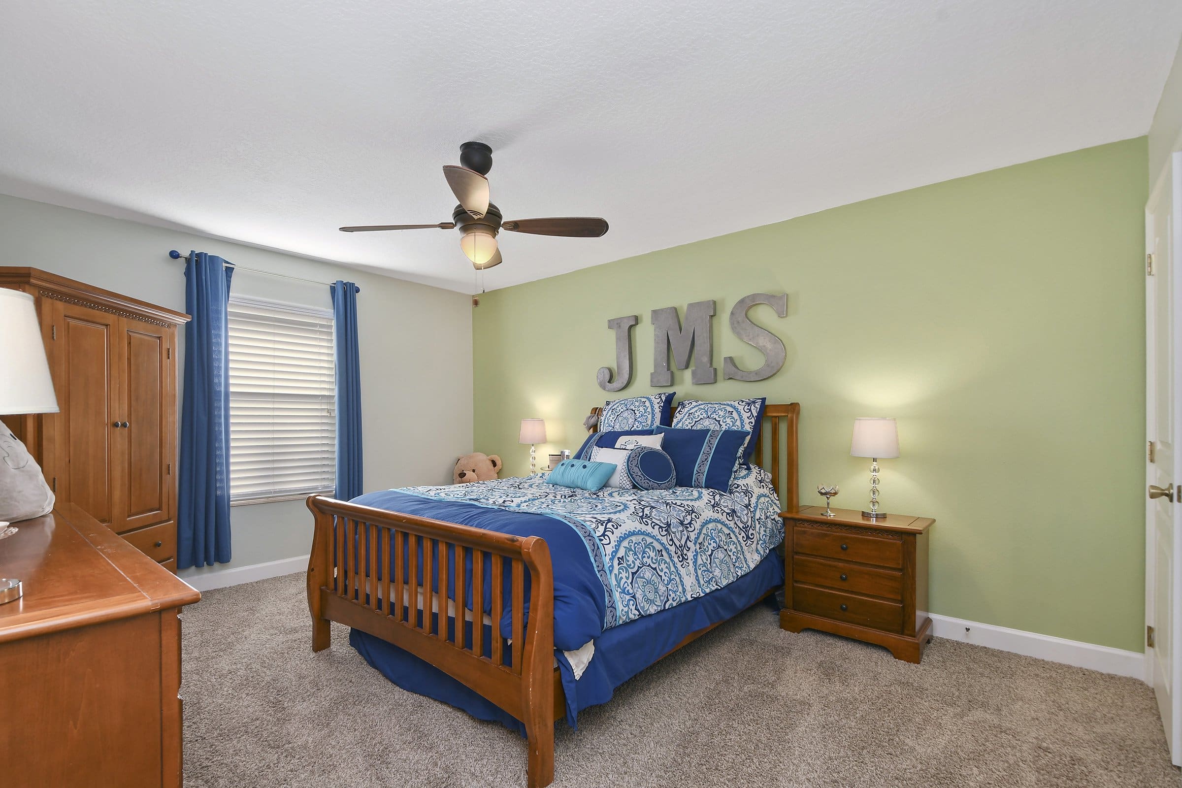 2545-Dark-Oak-Ct-24 2545-Dark-Oak-Ct-24