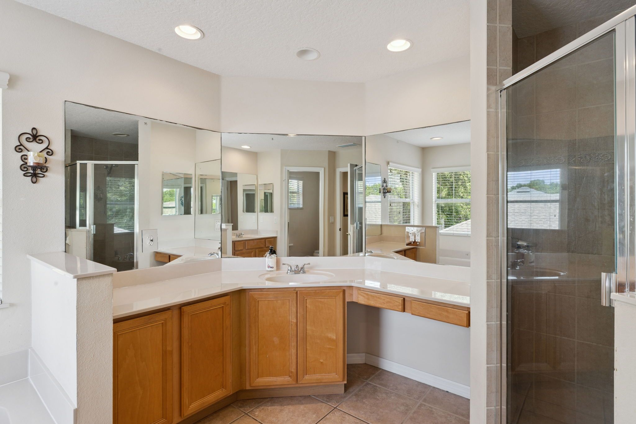 2582-double-tree-pl-oviedo-fl-32766-18 2582-double-tree-pl-oviedo-fl-32766-18