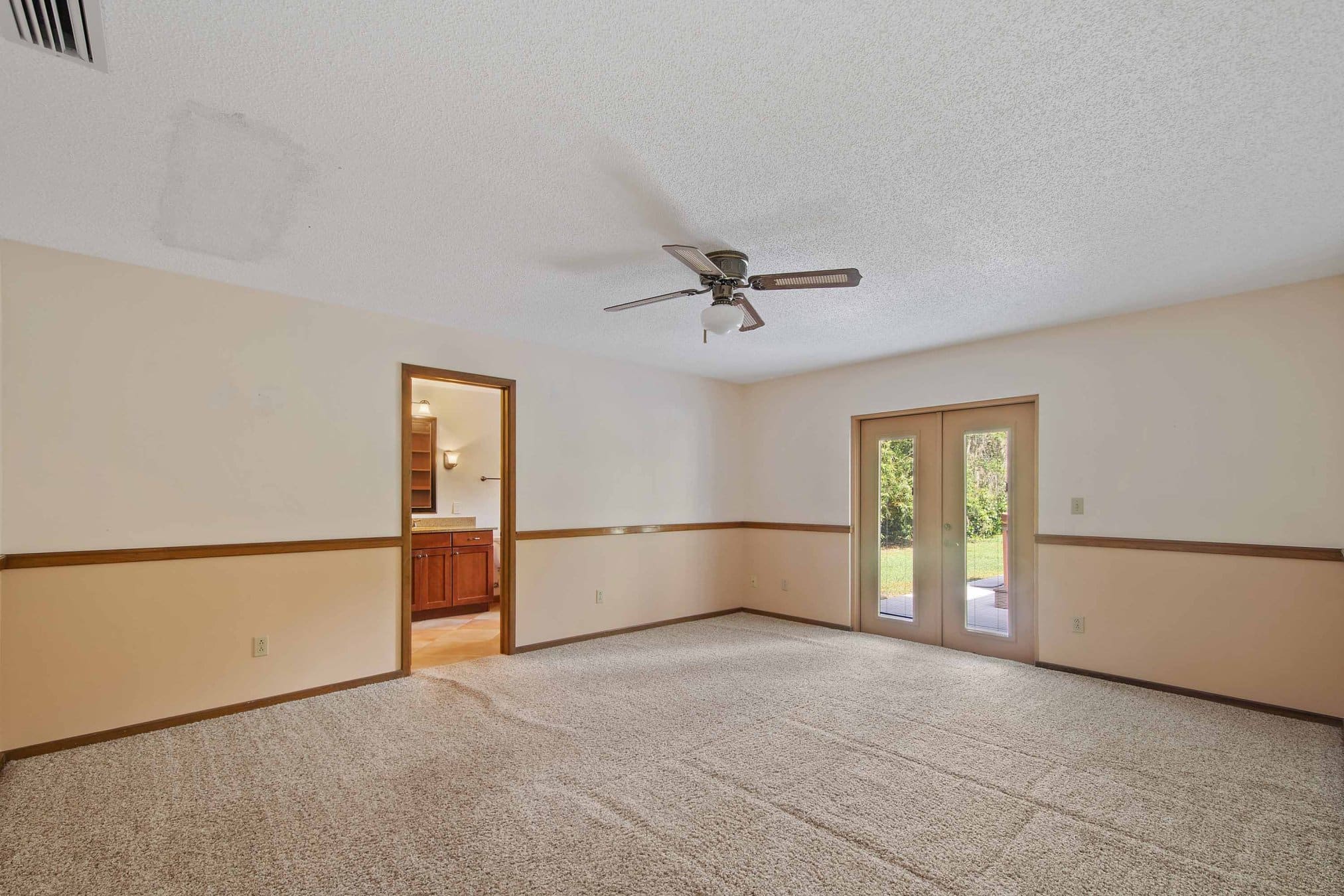 280 W 3rd St, Chuluota, FL 32766 280 W 3rd St, Chuluota, FL 32766