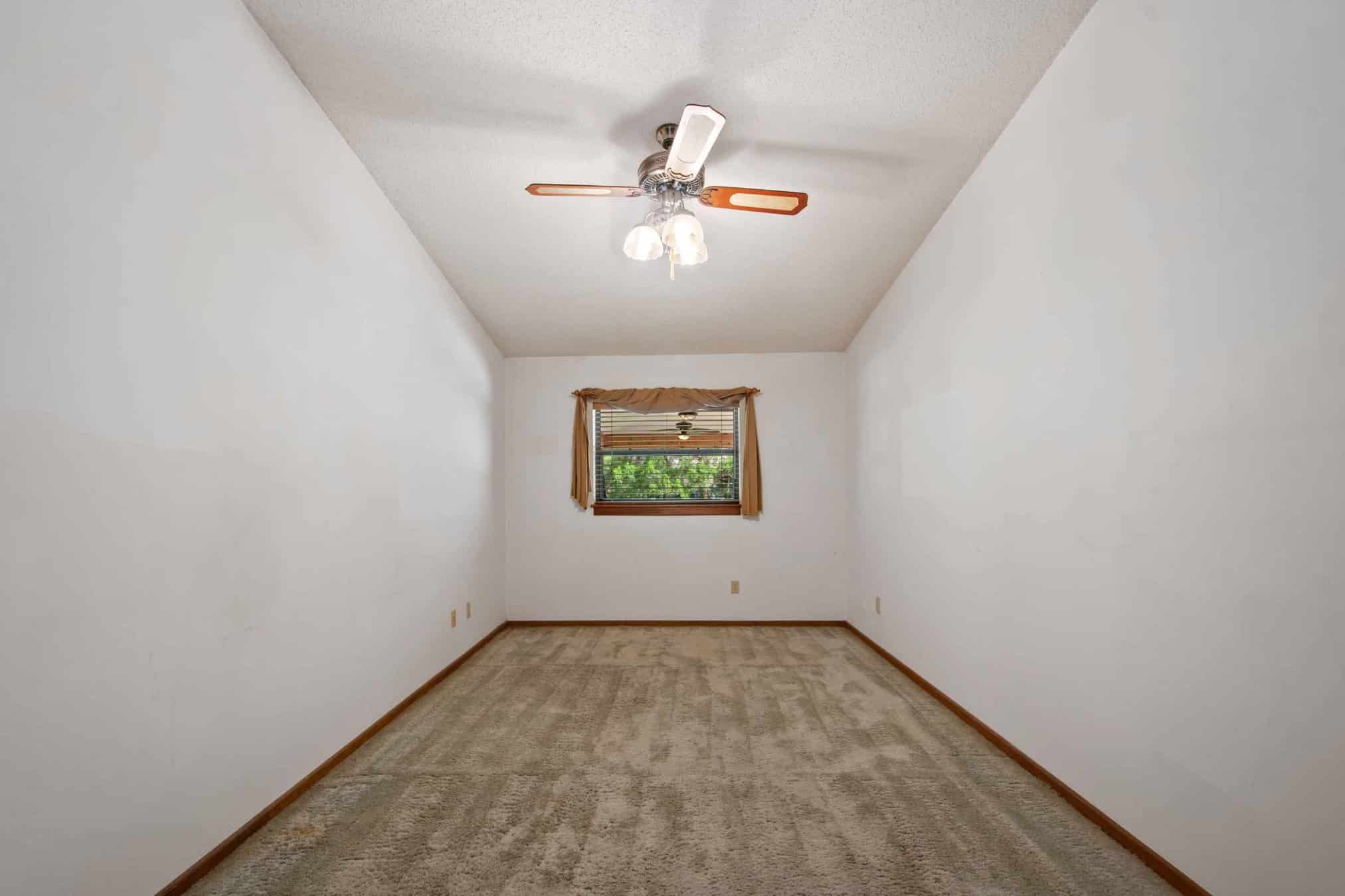 280 W 3rd St, Chuluota, FL 32766 280 W 3rd St, Chuluota, FL 32766