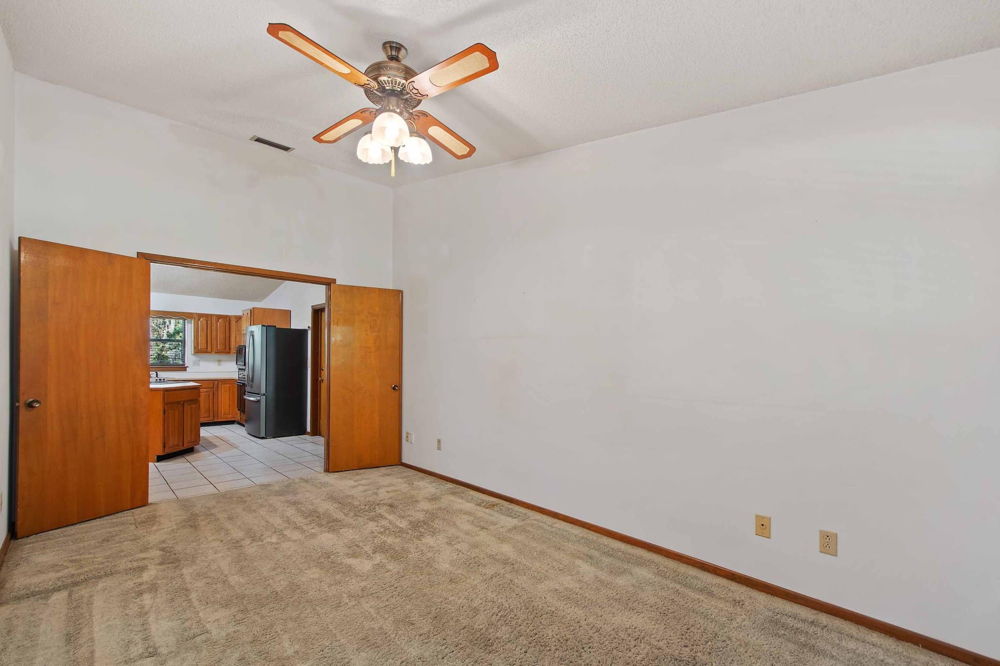 280 W 3rd St, Chuluota, FL 32766 280 W 3rd St, Chuluota, FL 32766