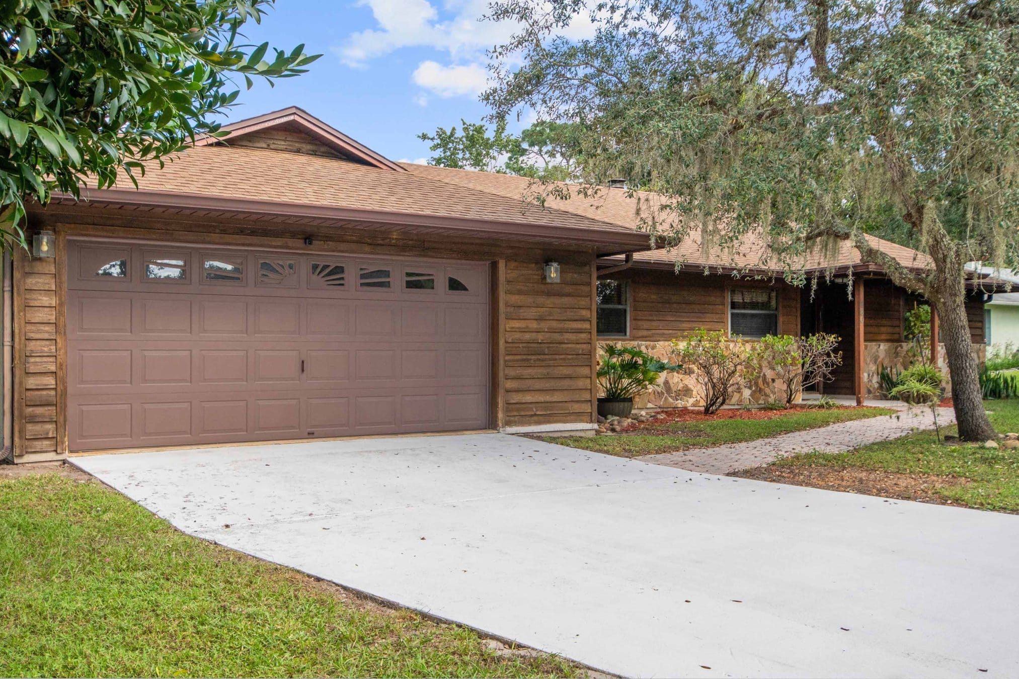 280 W 3rd St, Chuluota, FL 32766 280 W 3rd St, Chuluota, FL 32766