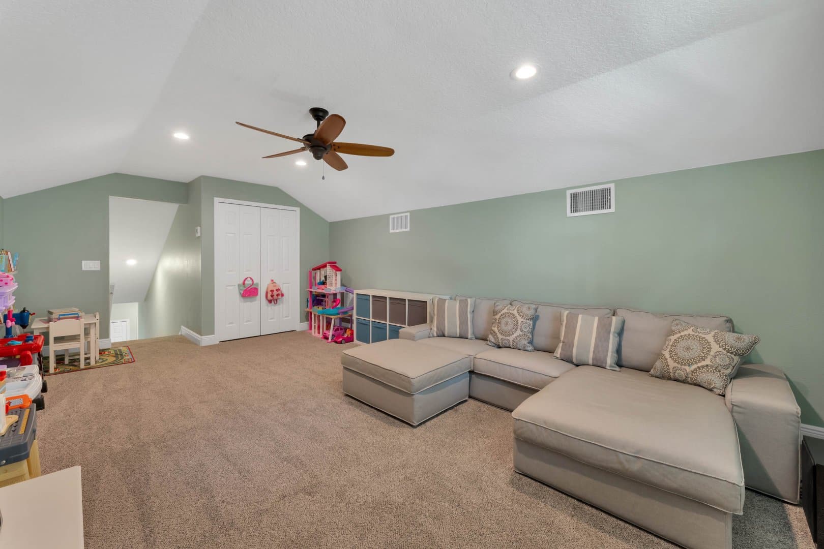 2821 Ashton Ter, Oviedo, FL 32765 2821 Ashton Ter, Oviedo, FL 32765