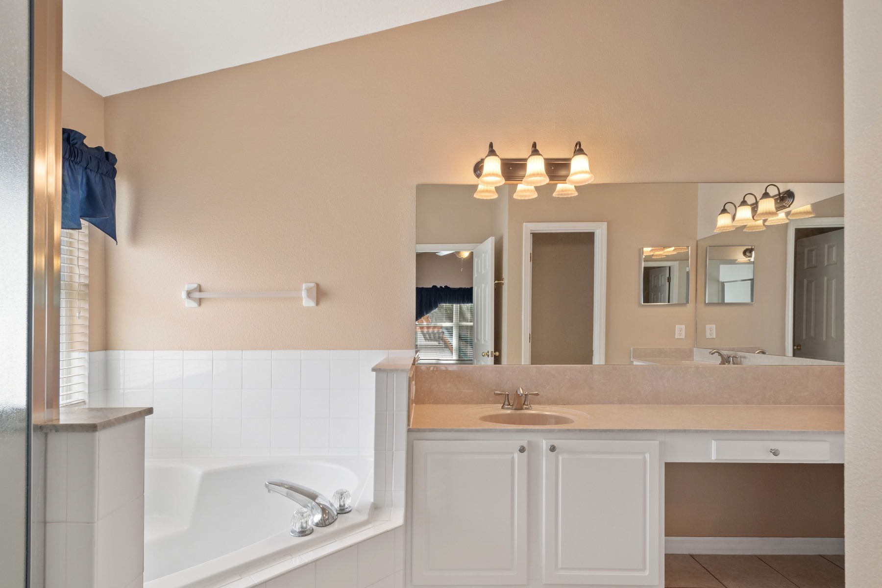 2837-Strand-Cir-Oviedo-FL-32765-18 2837-Strand-Cir-Oviedo-FL-32765-18