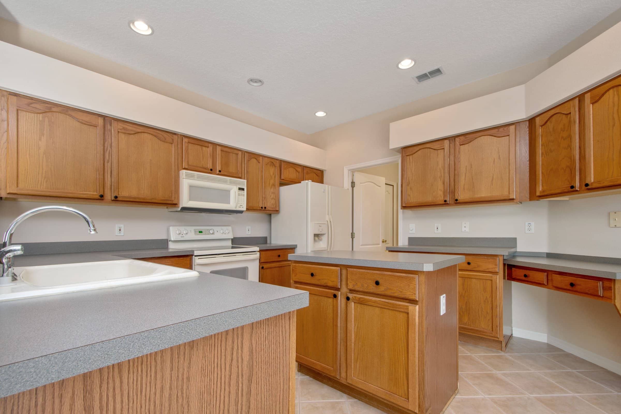 3370-Red-Ash-Circle-17 3370-Red-Ash-Circle-17