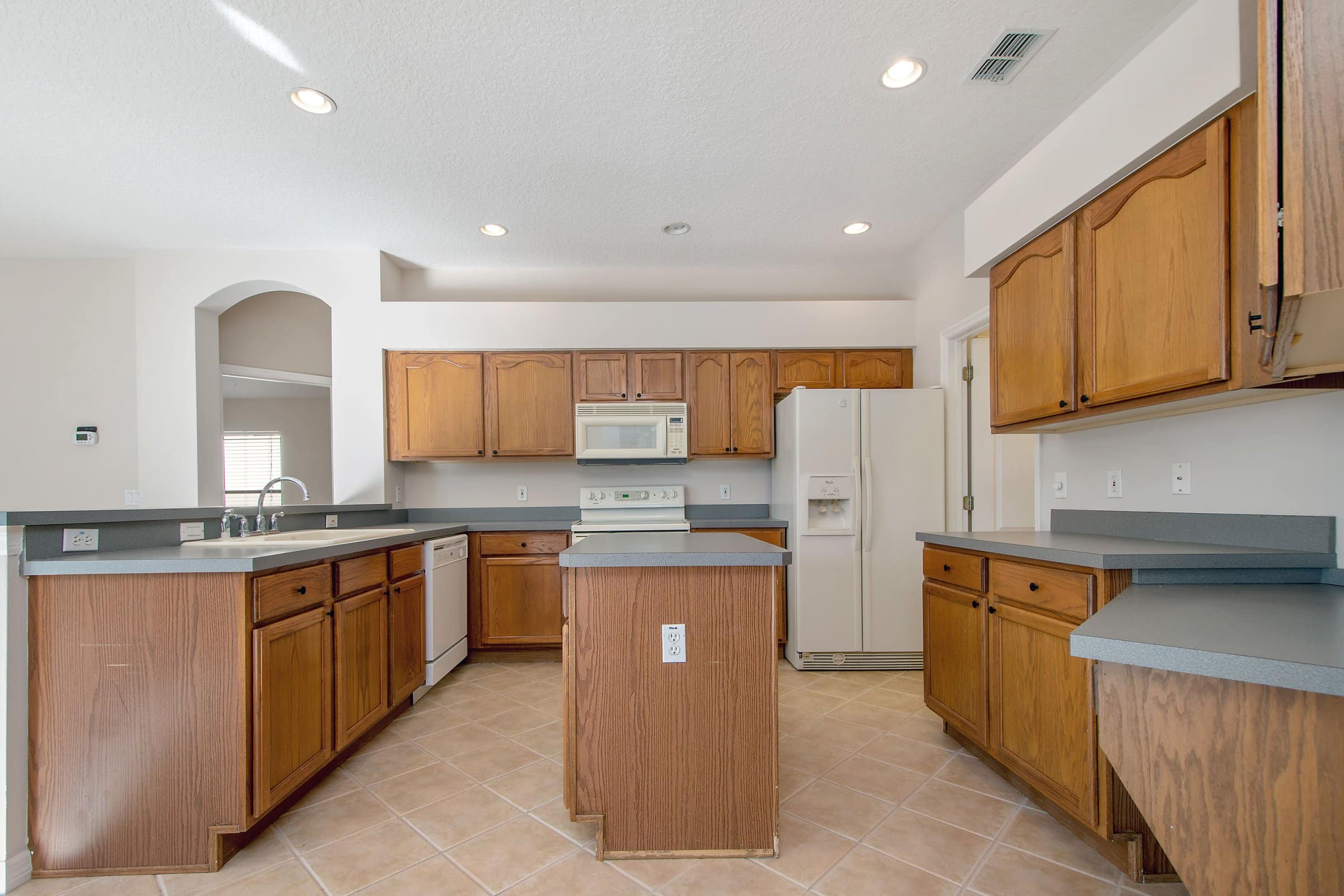 3370-Red-Ash-Circle-25 3370-Red-Ash-Circle-25