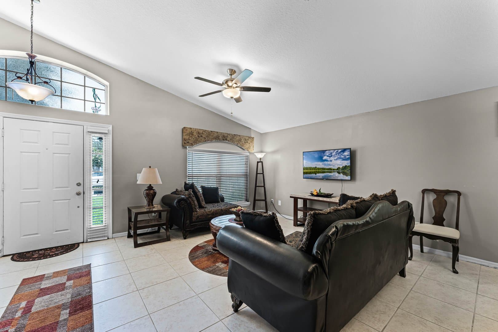 371 Lynn St, Oviedo, FL 32765 371 Lynn St, Oviedo, FL 32765