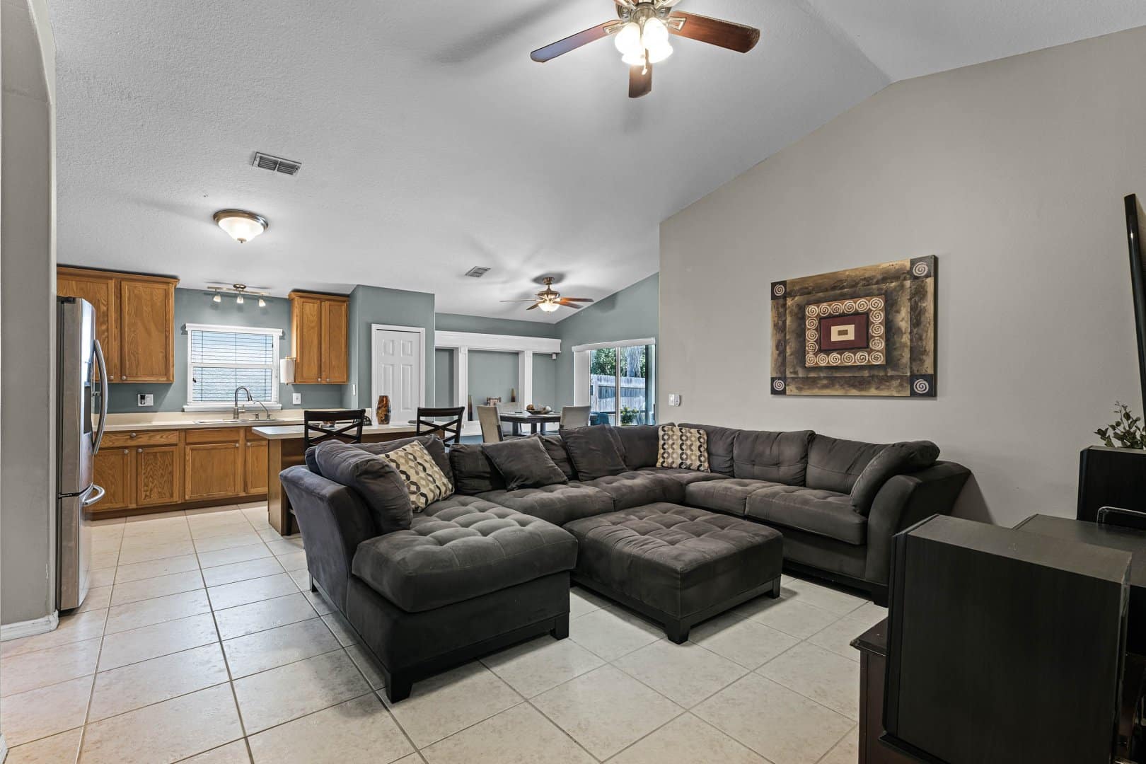 371 Lynn St, Oviedo, FL 32765 371 Lynn St, Oviedo, FL 32765
