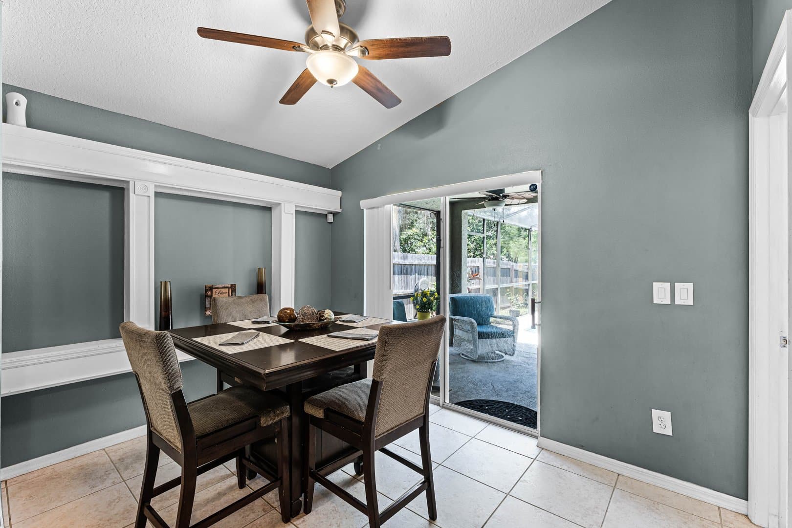 371 Lynn St, Oviedo, FL 32765 371 Lynn St, Oviedo, FL 32765