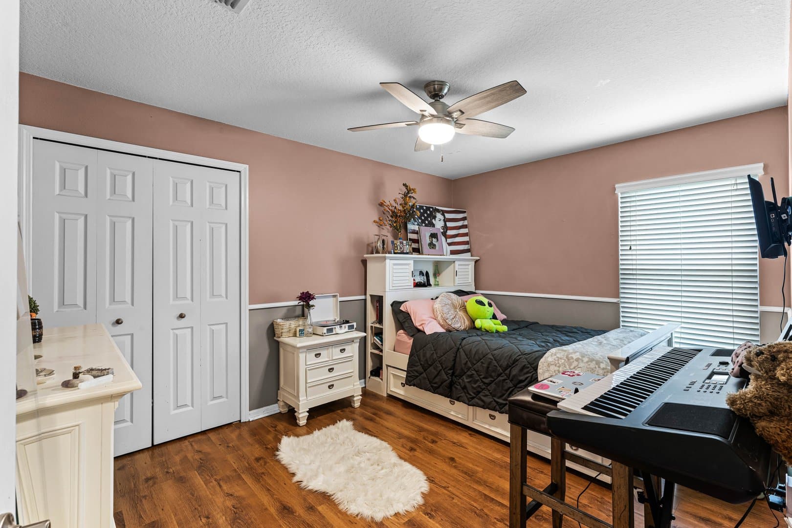 371 Lynn St, Oviedo, FL 32765 371 Lynn St, Oviedo, FL 32765
