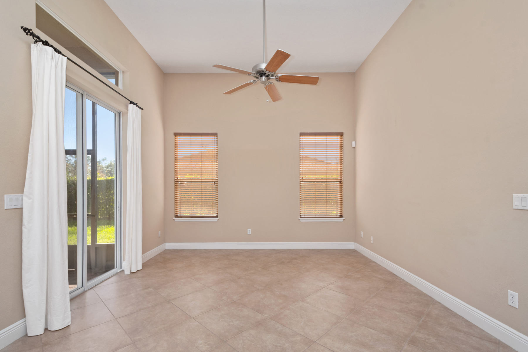 3715 Safflower Ter, Oviedo, FL 32766 3715 Safflower Ter, Oviedo, FL 32766