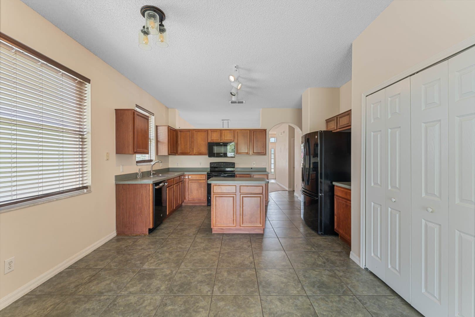 3837 Shawn Cir, Orlando, FL 32826 3837 Shawn Cir, Orlando, FL 32826
