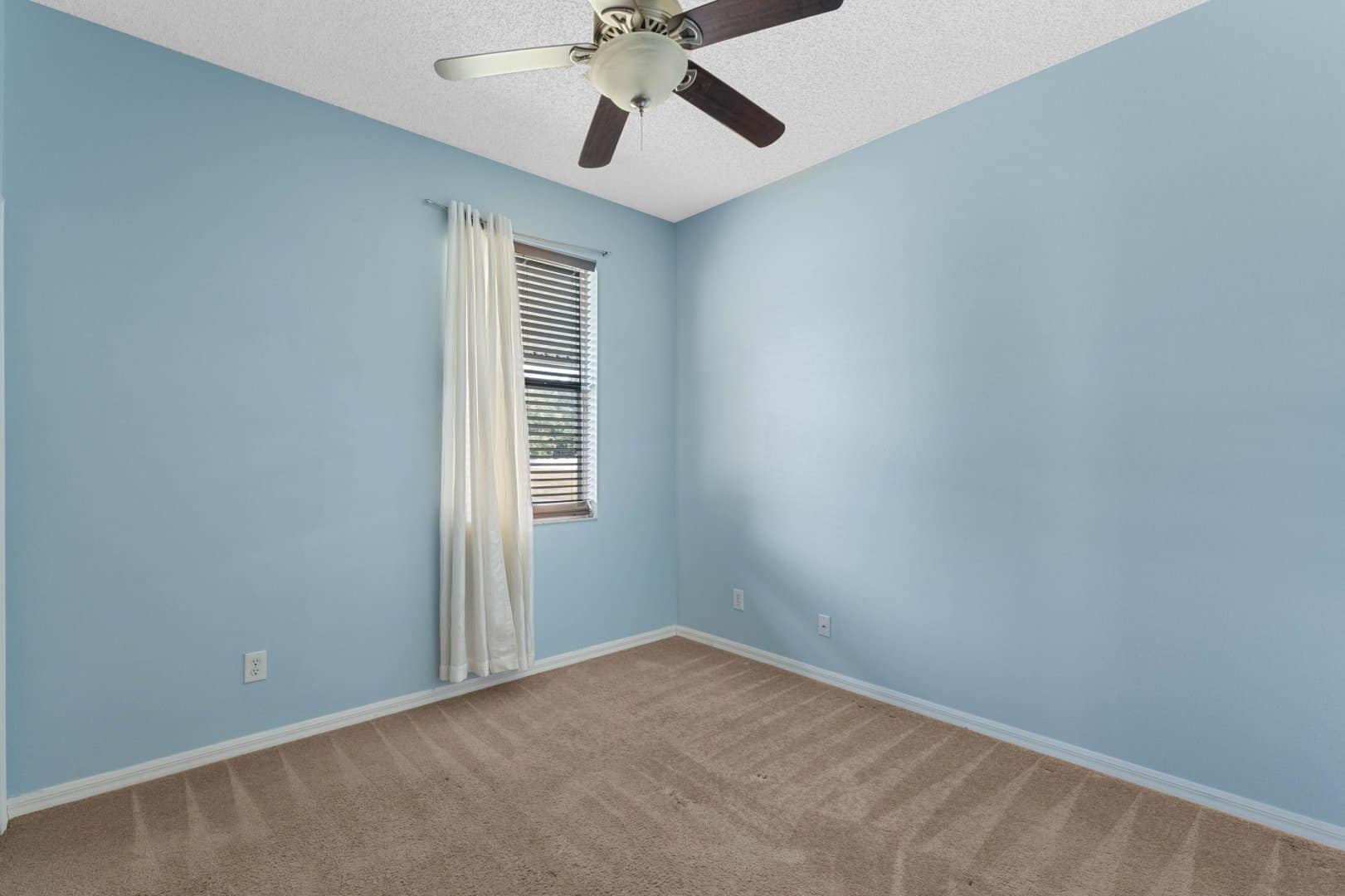 3837 Shawn Cir, Orlando, FL 32826 3837 Shawn Cir, Orlando, FL 32826