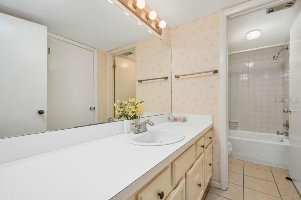 5305-pebble-beach-dr-unit-10-orlando-fl-32811-22 5305-pebble-beach-dr-unit-10-orlando-fl-32811-22