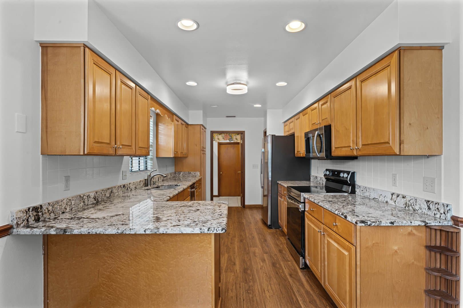 555 Queens Mirror Cir, Casselberry, FL 32707 555 Queens Mirror Cir, Casselberry, FL 32707