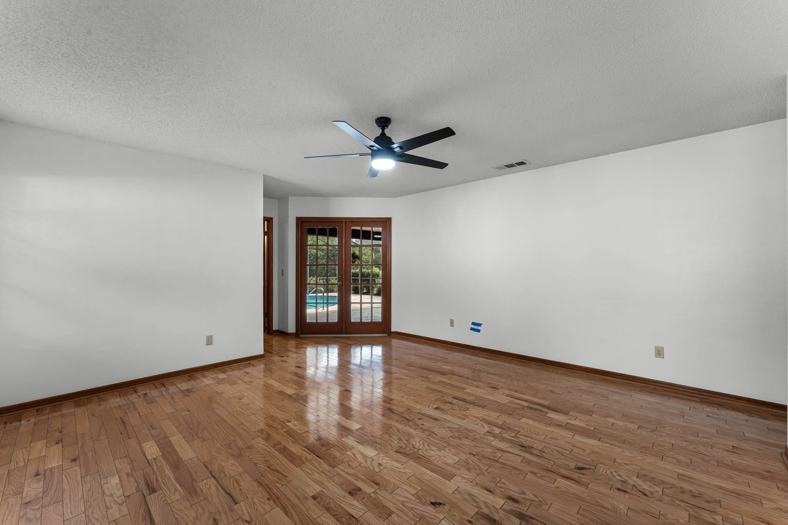 555 Queens Mirror Cir, Casselberry, FL 32707 555 Queens Mirror Cir, Casselberry, FL 32707