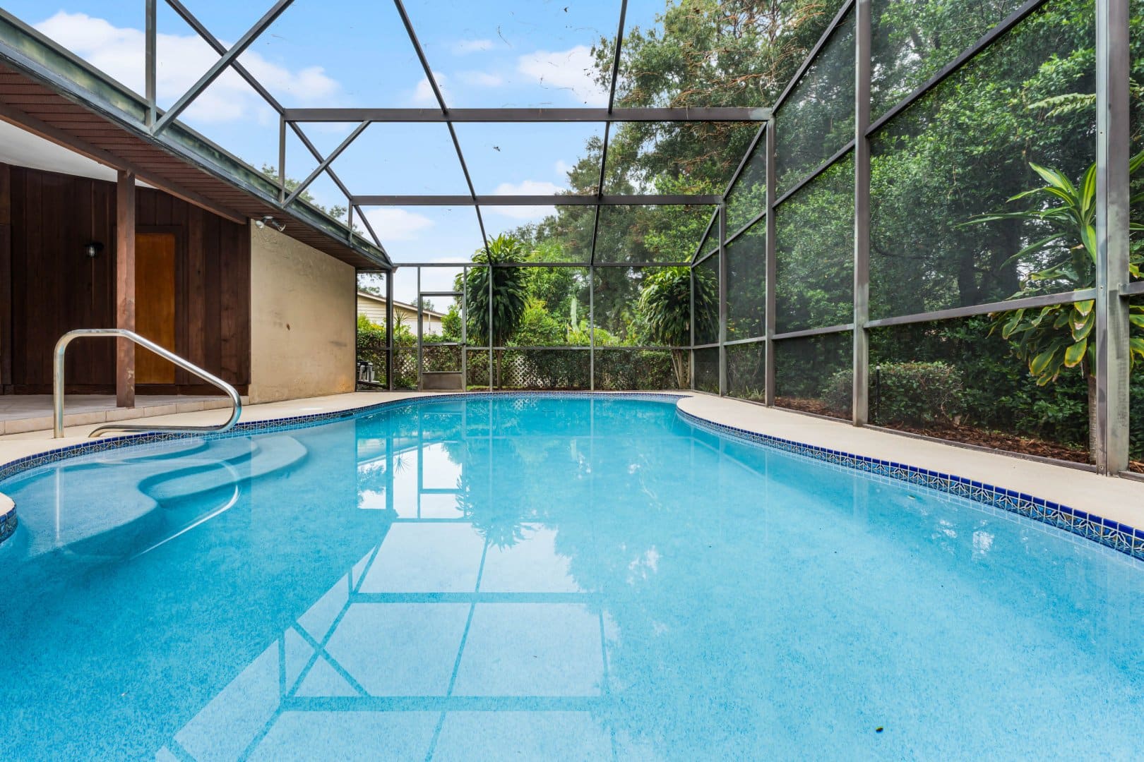 555 Queens Mirror Cir, Casselberry, FL 32707 555 Queens Mirror Cir, Casselberry, FL 32707