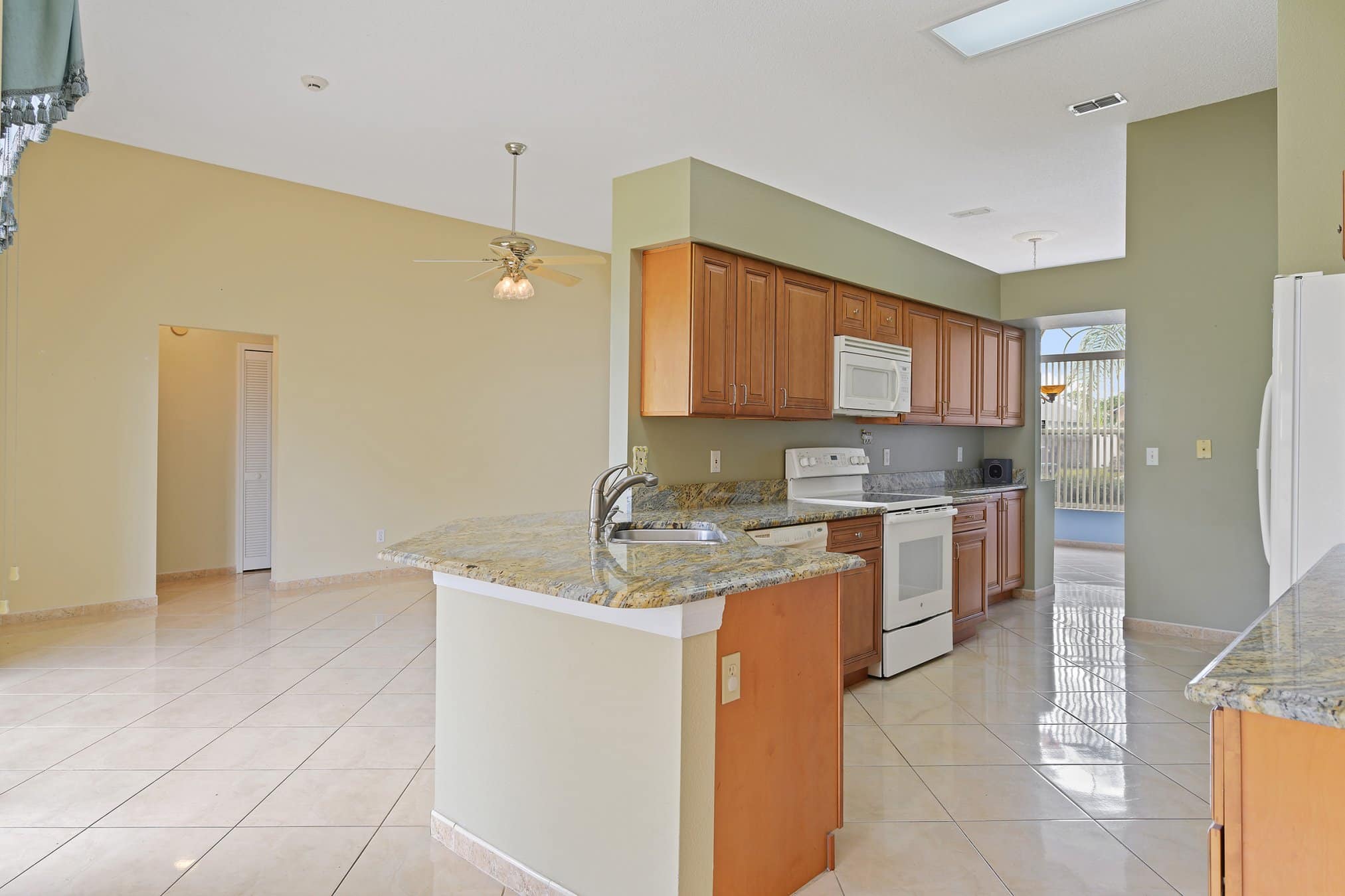 627 Bohannon Blvd, Orlando, FL 32824 627 Bohannon Blvd, Orlando, FL 32824