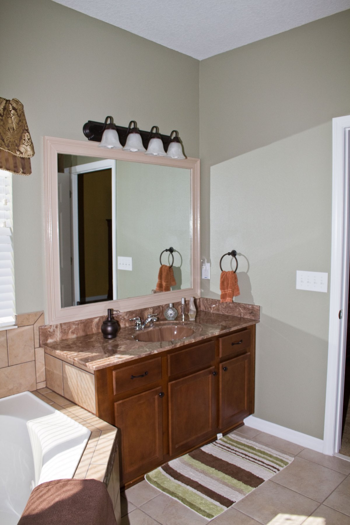 693-comanche-st-oviedo-fl-32765-18 693-comanche-st-oviedo-fl-32765-18