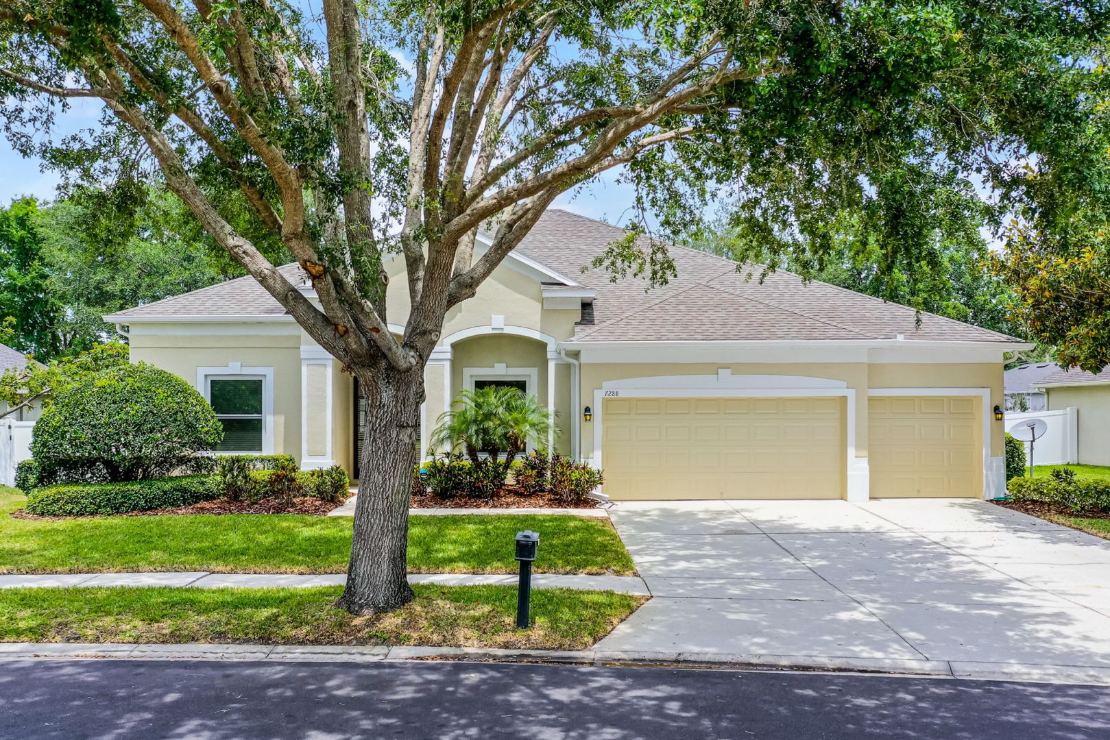 7288 Winding Lake Cir, Oviedo, FL 32765 7288 Winding Lake Cir, Oviedo, FL 32765