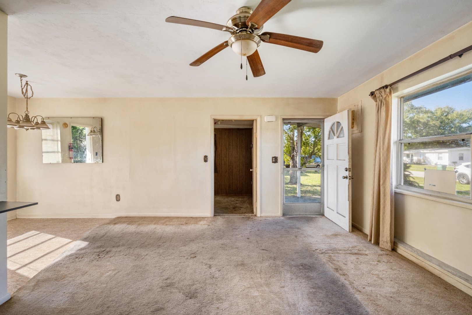 891 Horizon St, Deltona, FL 32725 891 Horizon St, Deltona, FL 32725